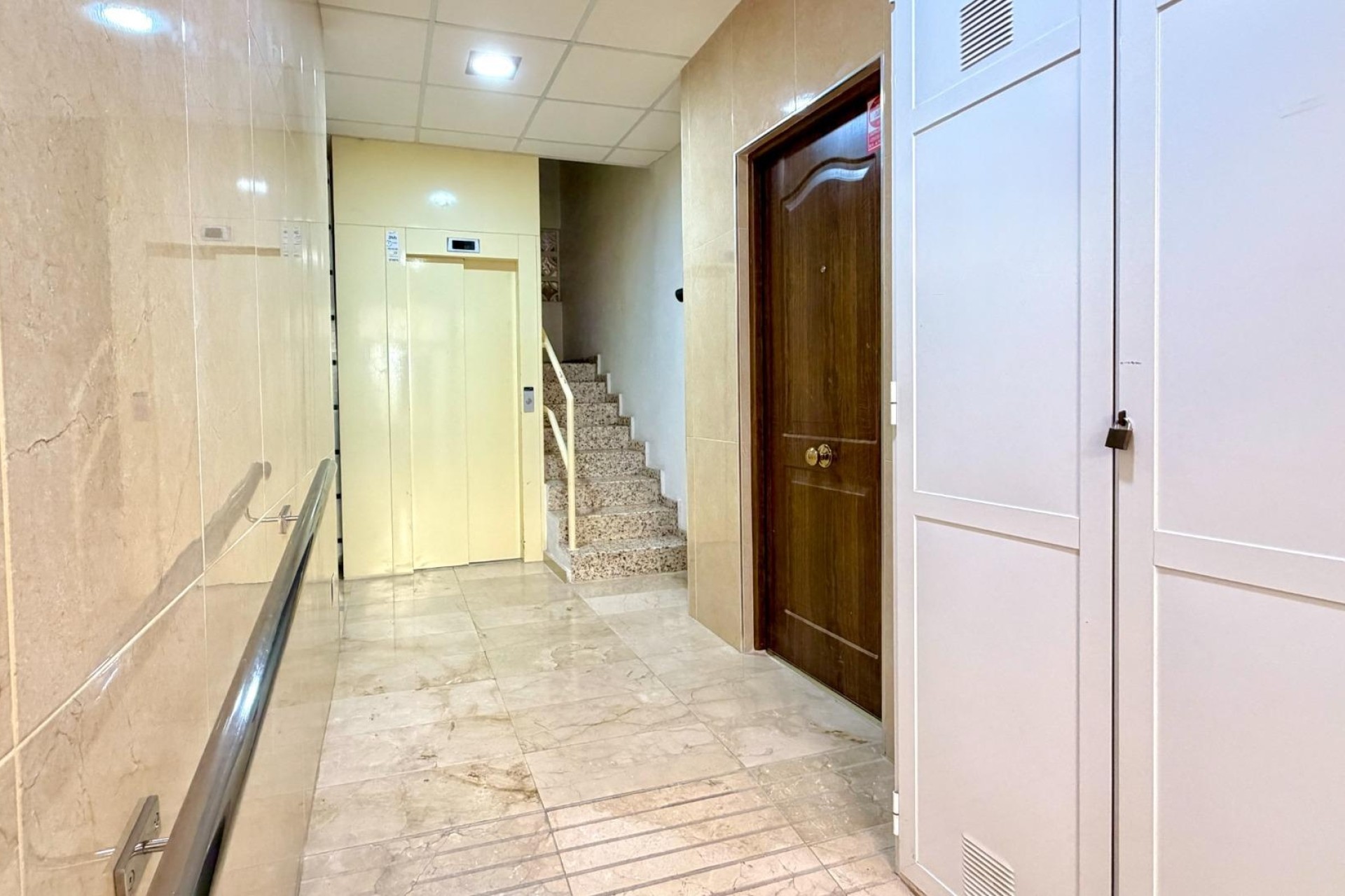 Venta - Apartamento / Piso -
Torrevieja - Playa del Cura