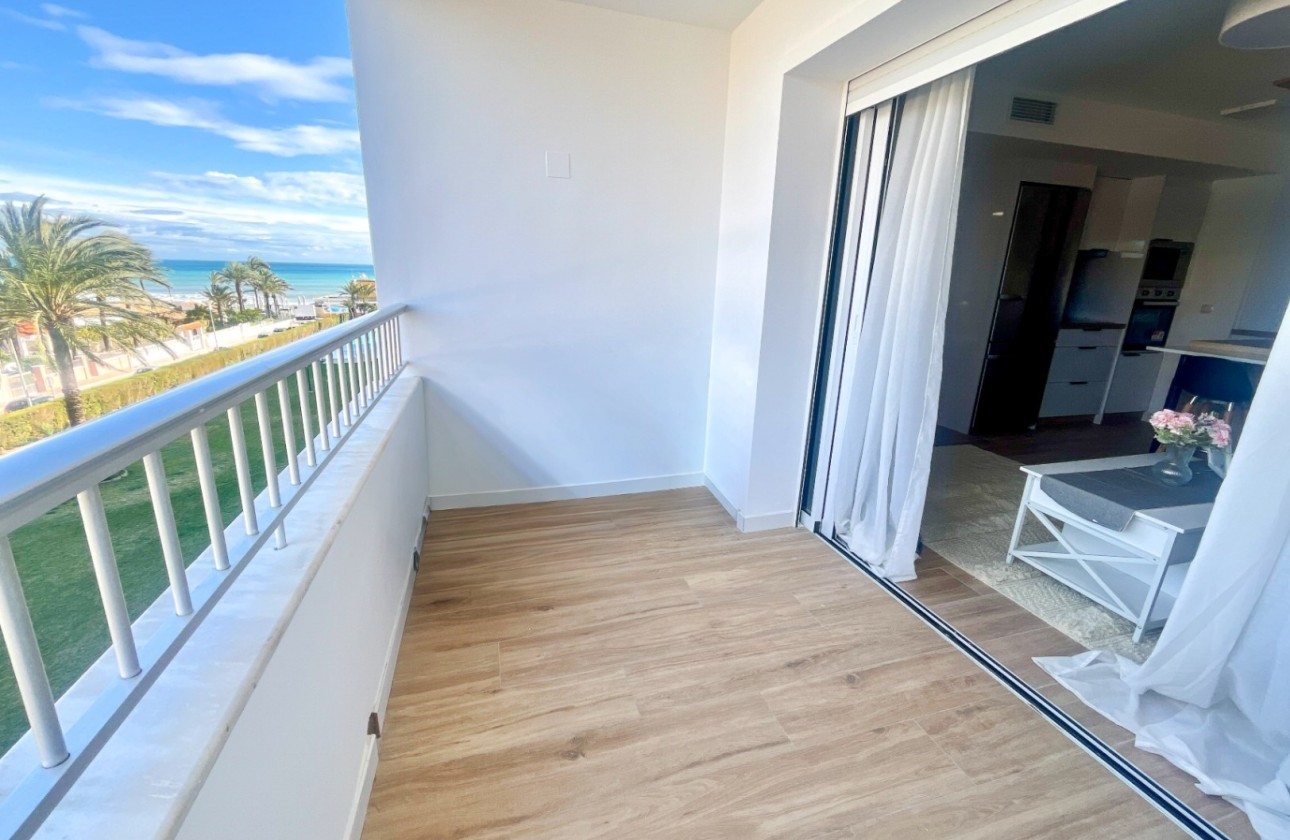 Venta - Apartamento / Piso -
Torrevieja - Punta Prima