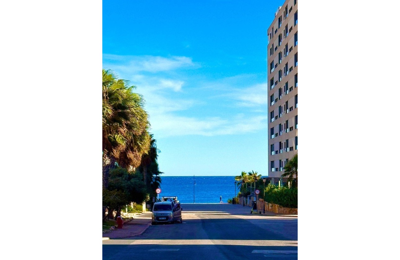 Venta - Apartamento / Piso -
Torrevieja - Punta Prima