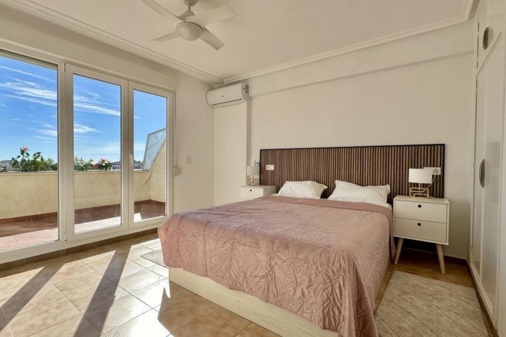 Venta - Apartamento / Piso -
Torrevieja - Punta Prima