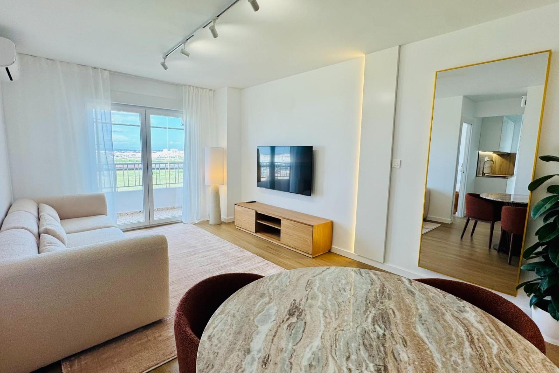 Venta - Apartamento / Piso -
Torrevieja - Punta Prima