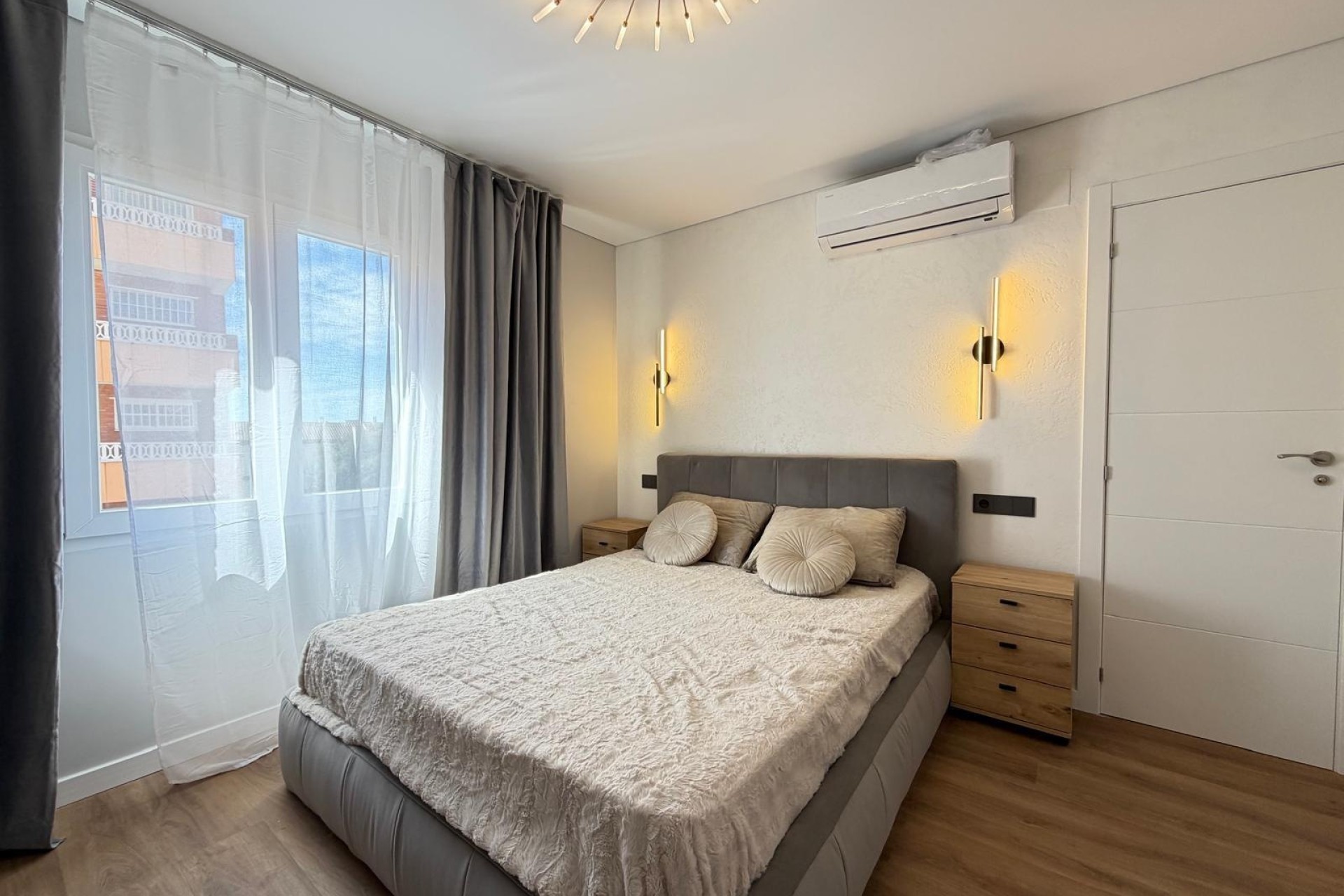 Venta - Apartamento / Piso -
Torrevieja - Punta Prima