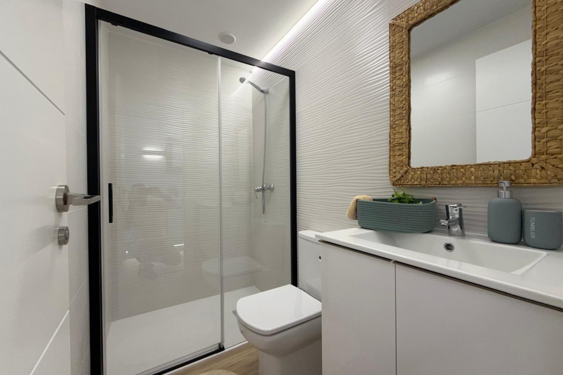 Venta - Apartamento / Piso -
Torrevieja - Punta Prima