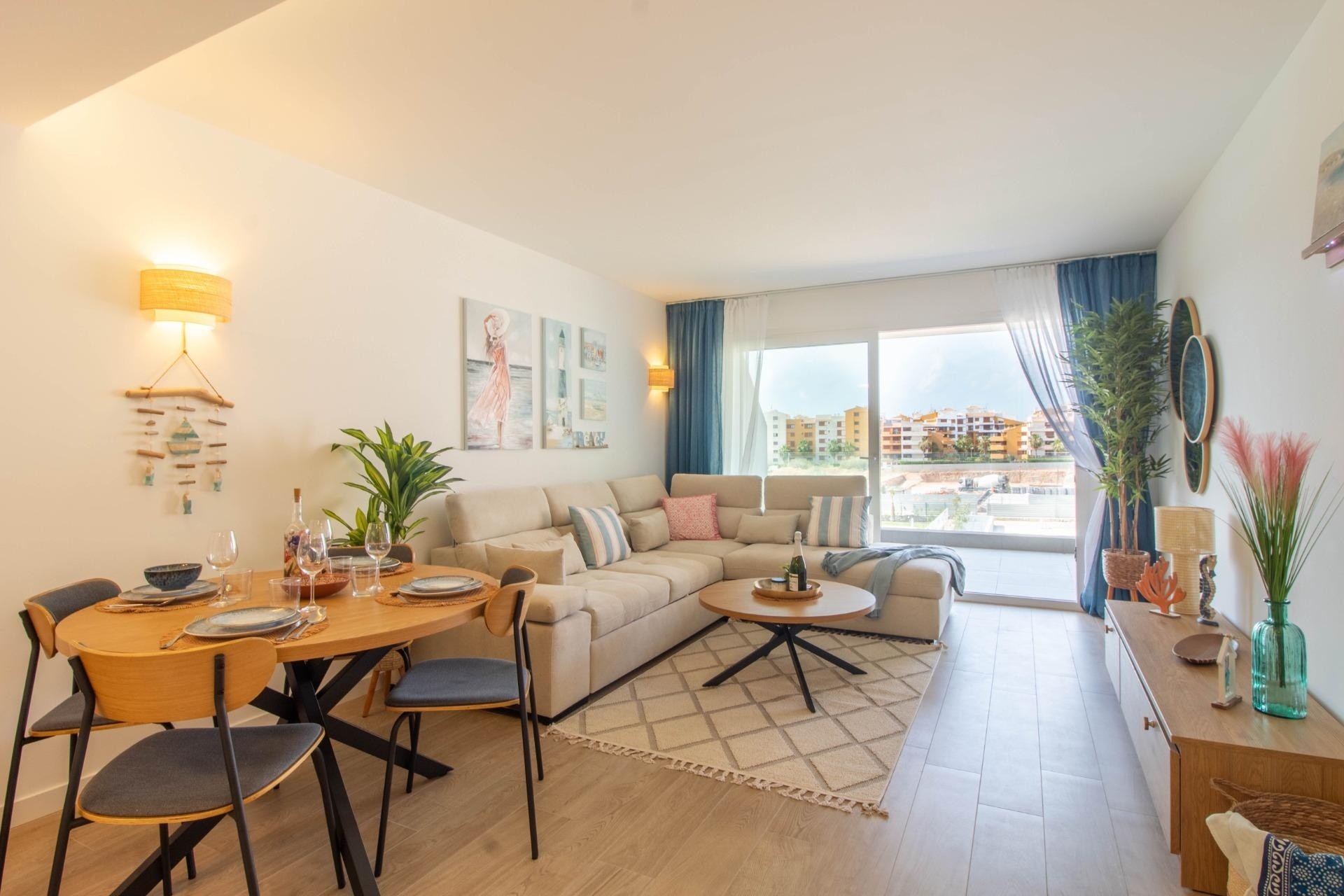 Venta - Apartamento / Piso -
Torrevieja - Punta Prima