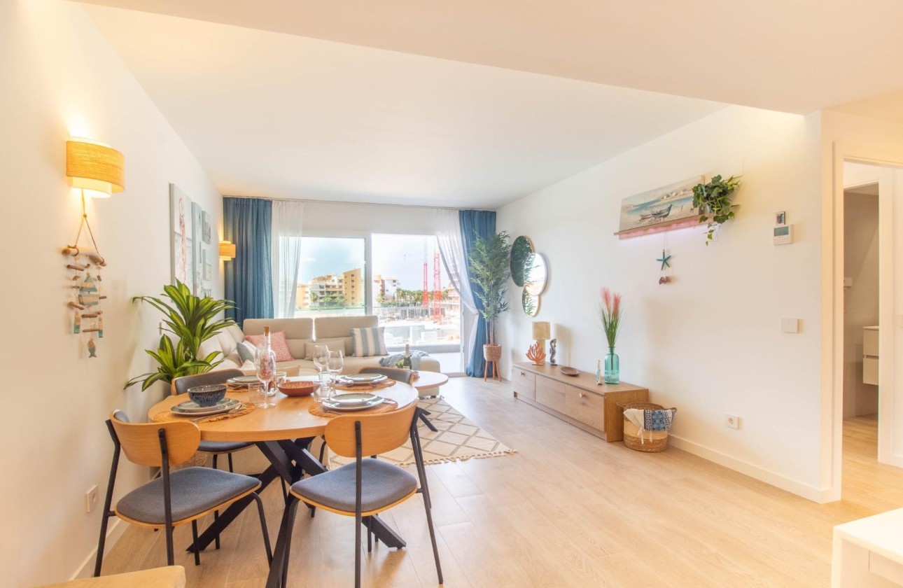 Venta - Apartamento / Piso -
Torrevieja - Punta Prima