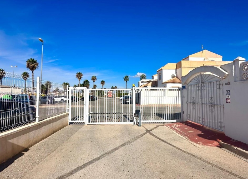 Venta - Apartamento piso -
Torrevieja - Torretas