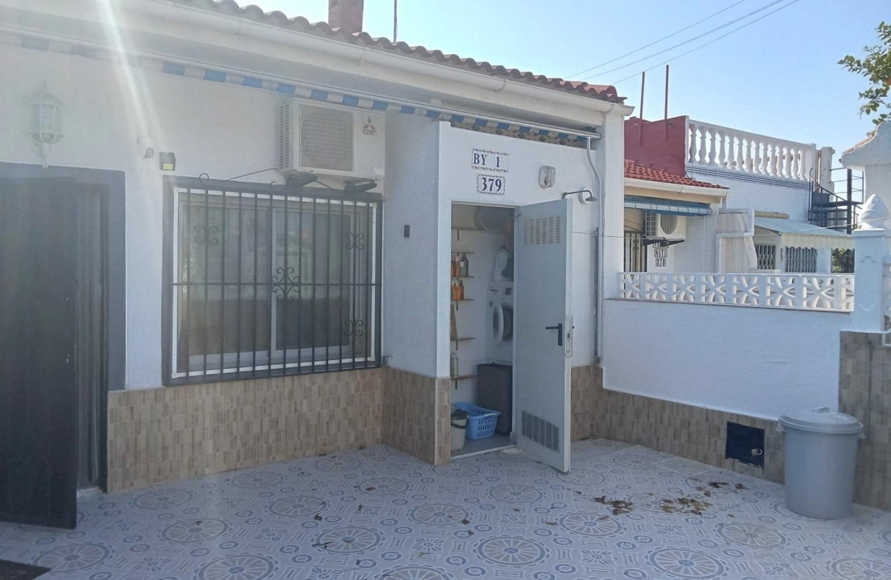Venta - Apartamento / Piso -
Torrevieja - Torretas