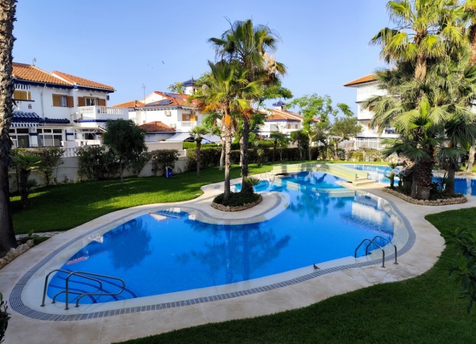 Venta - Apartamento piso -
Torrevieja