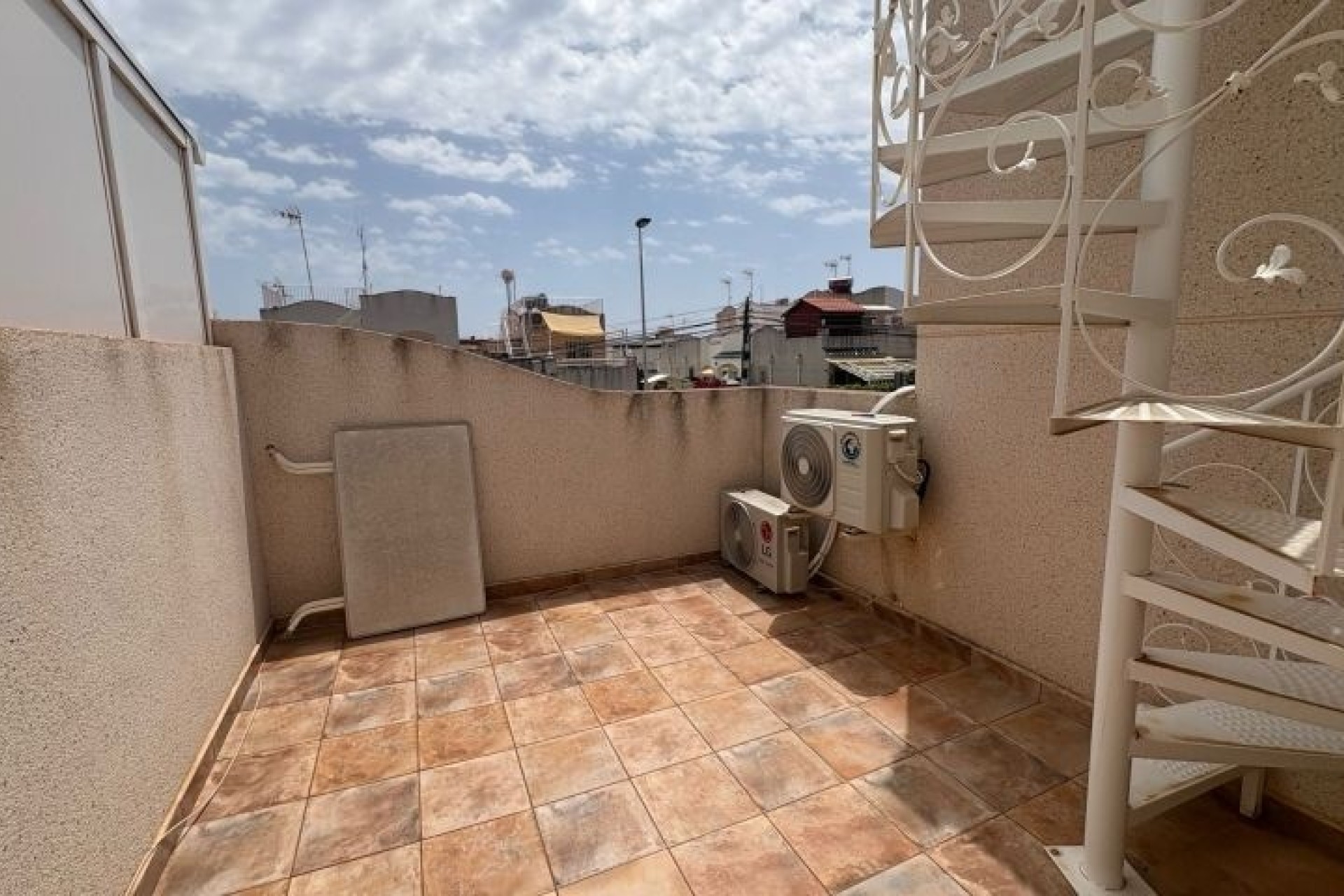 Venta - Apartamento / Piso -
Torrevieja