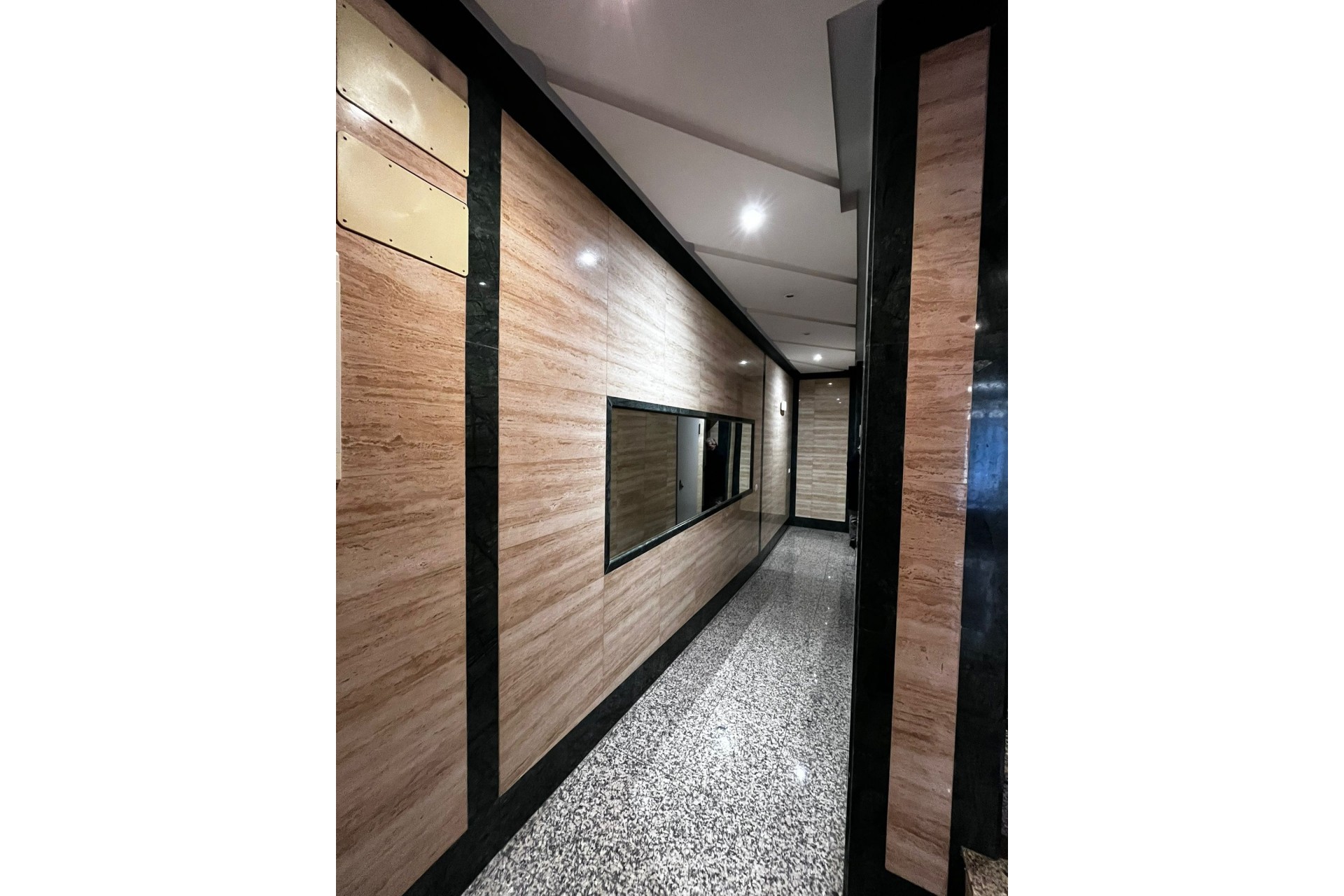 Venta - Apartamento / Piso -
Torrevieja