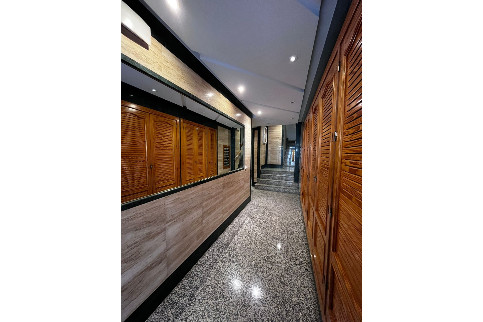 Venta - Apartamento / Piso -
Torrevieja