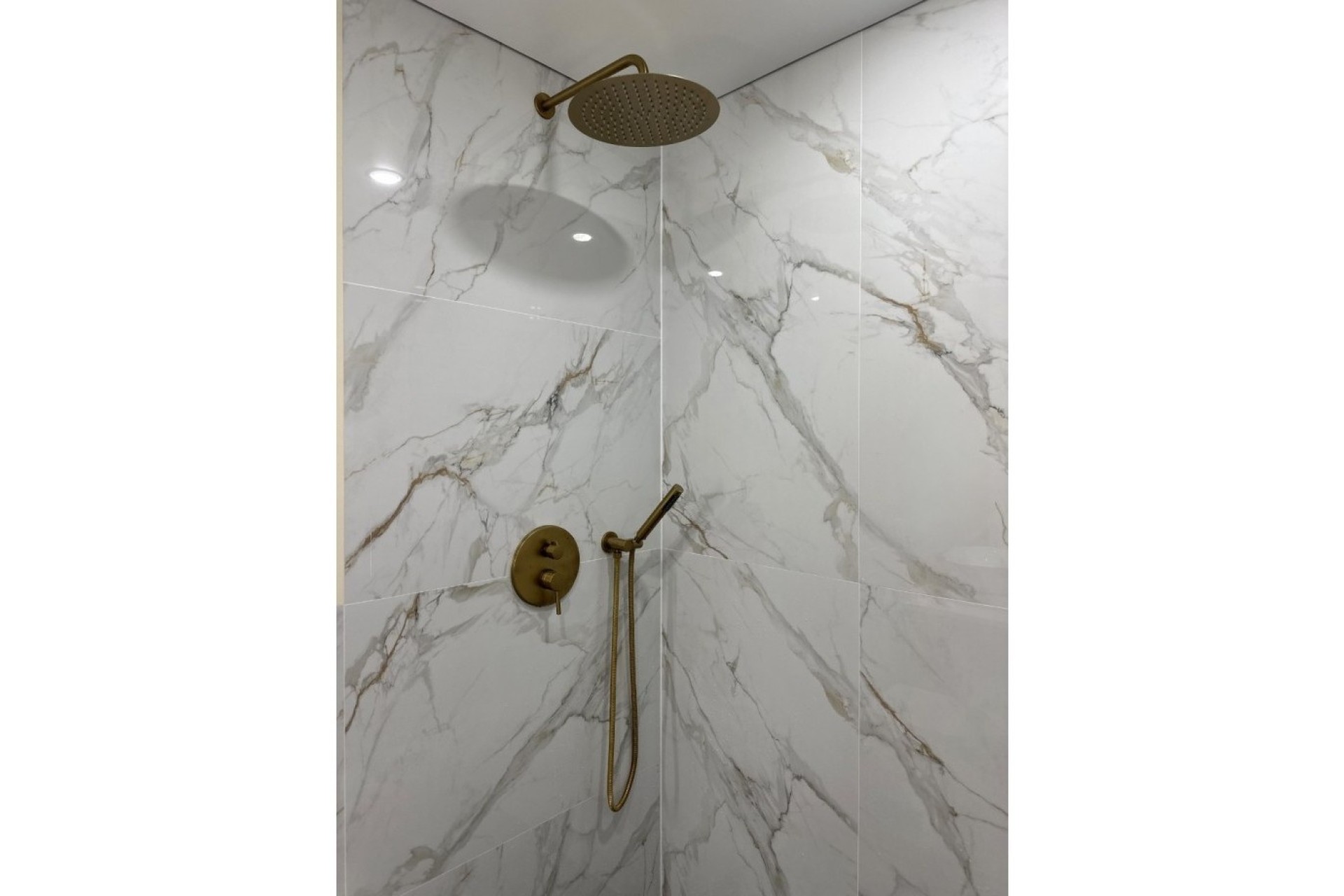 Venta - Apartamento / Piso -
Torrevieja