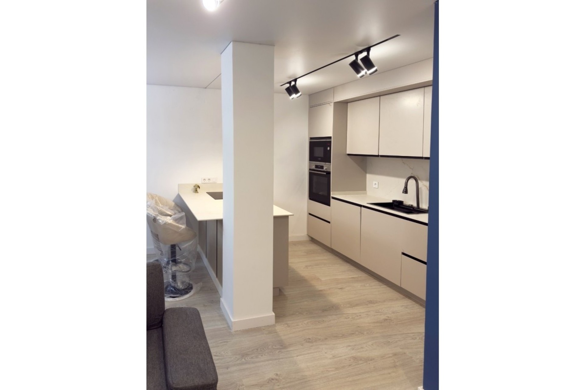 Venta - Apartamento / Piso -
Torrevieja