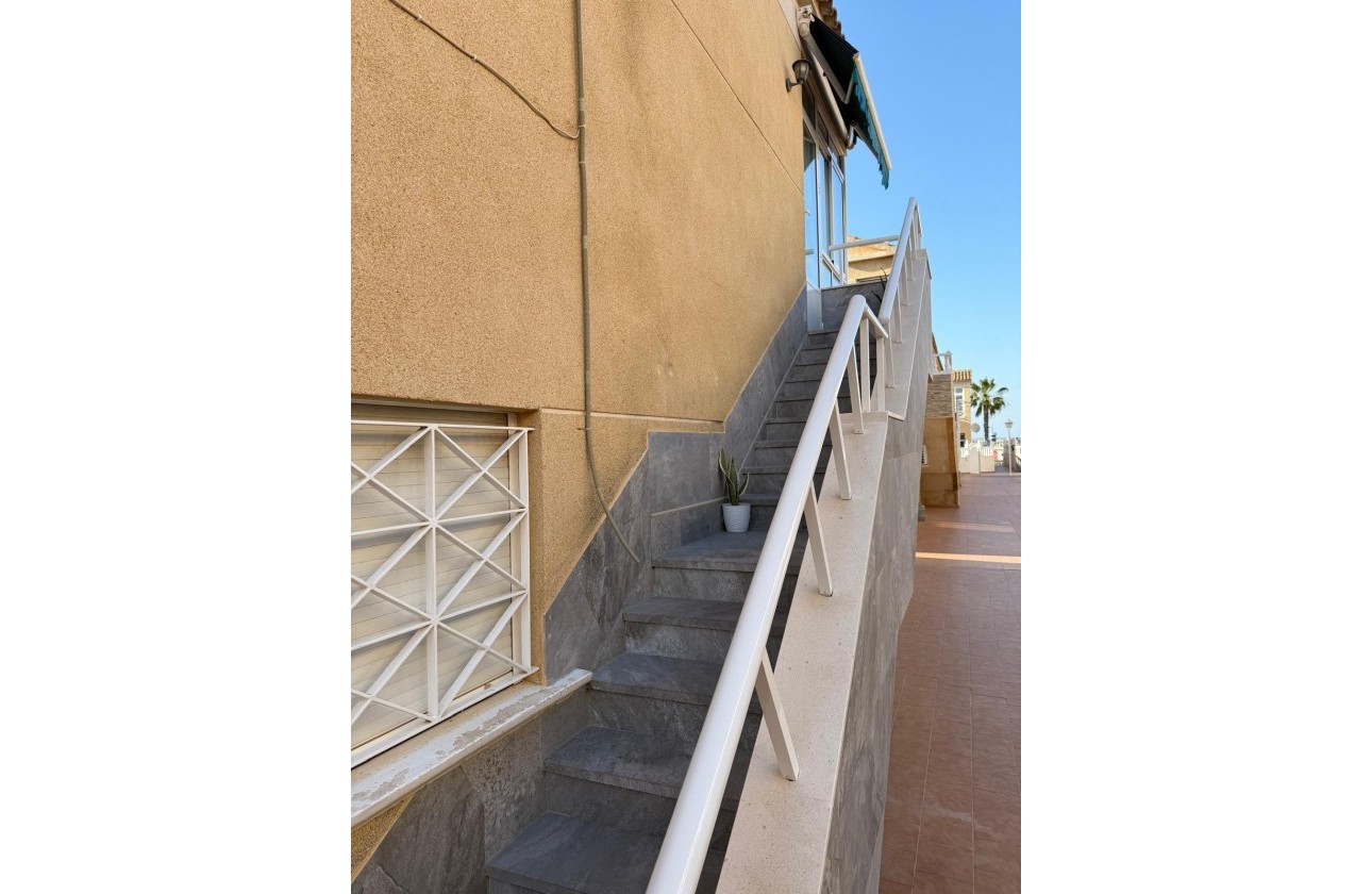 Venta - Apartamento / Piso -
Torrevieja