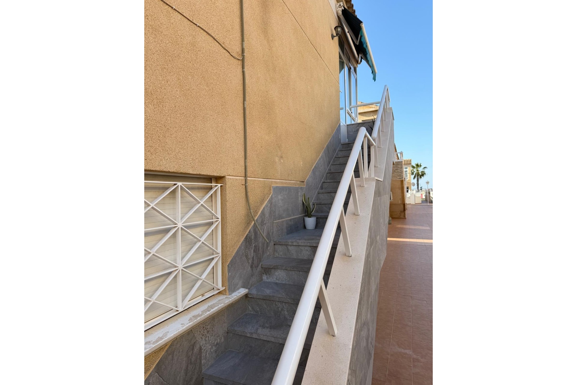 Venta - Apartamento / Piso -
Torrevieja