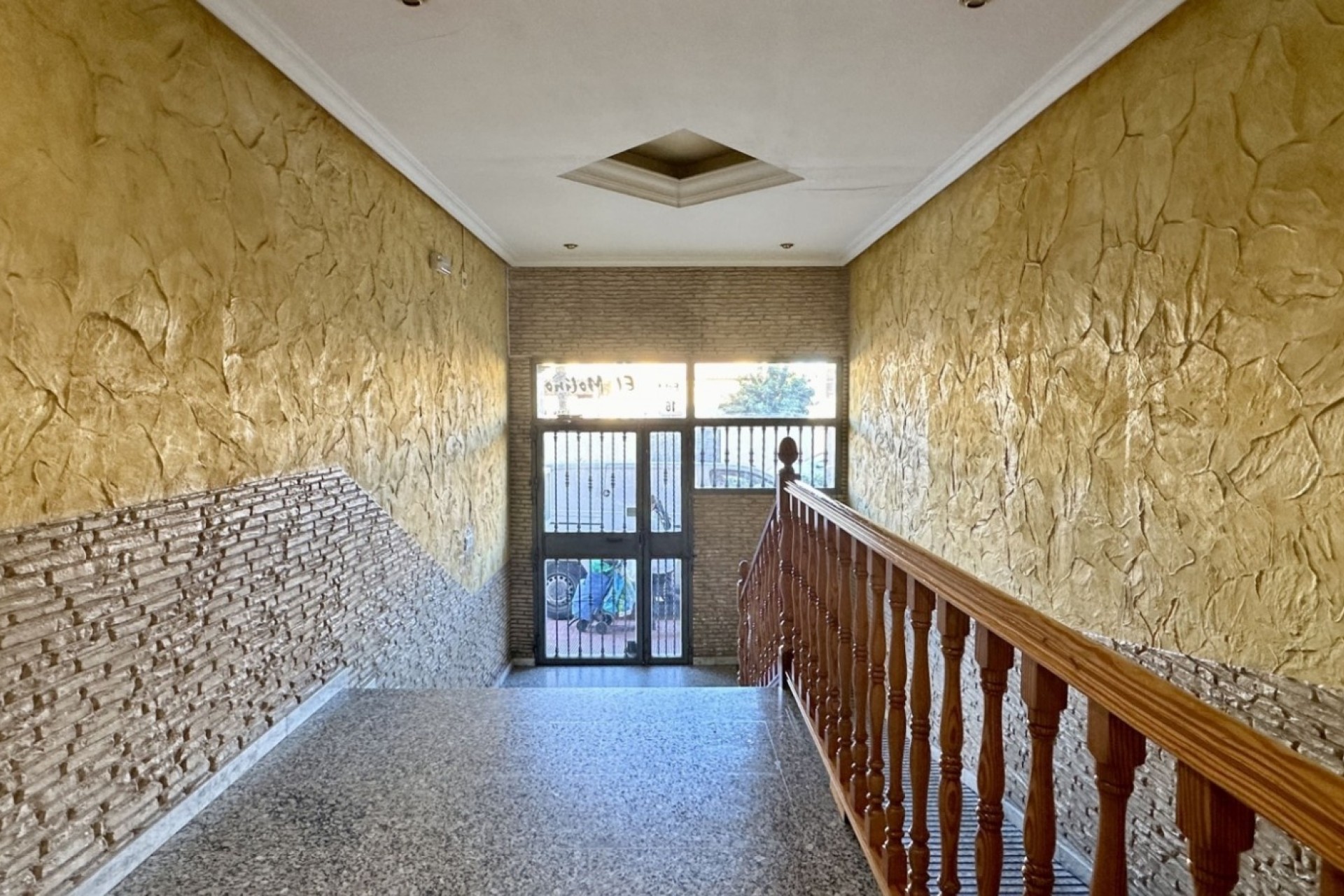 Venta - Apartamento / Piso -
Torrevieja