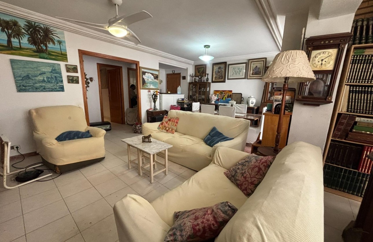 Venta - Apartamento / Piso -
Torrevieja