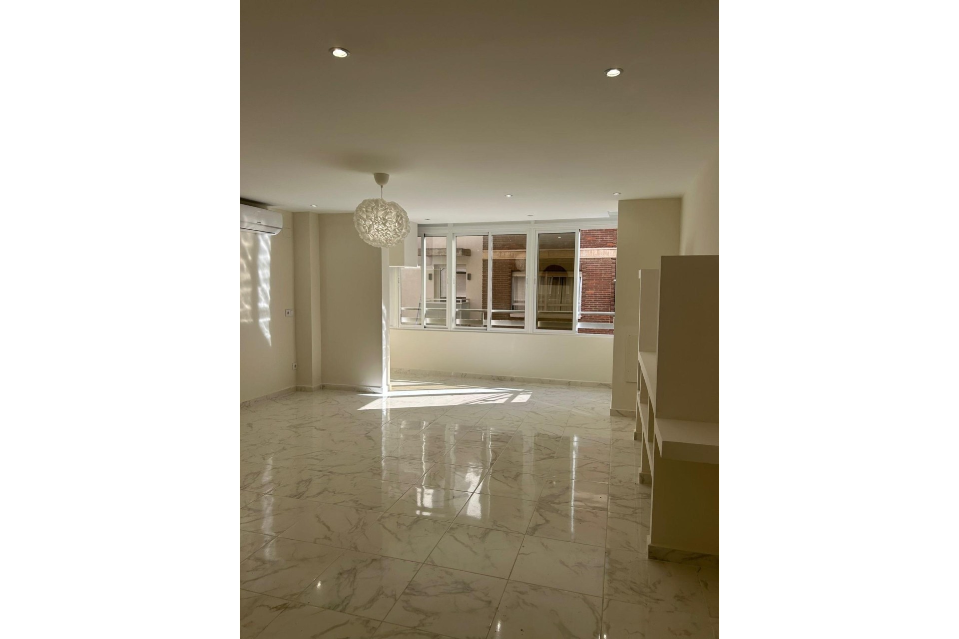 Venta - Apartamento / Piso -
Torrevieja