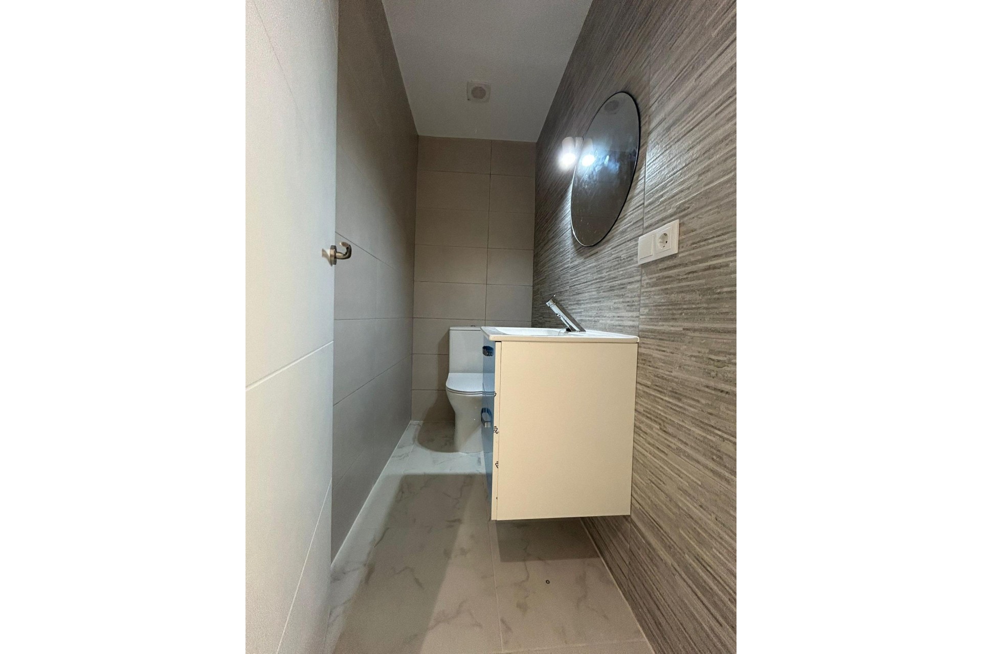 Venta - Apartamento / Piso -
Torrevieja