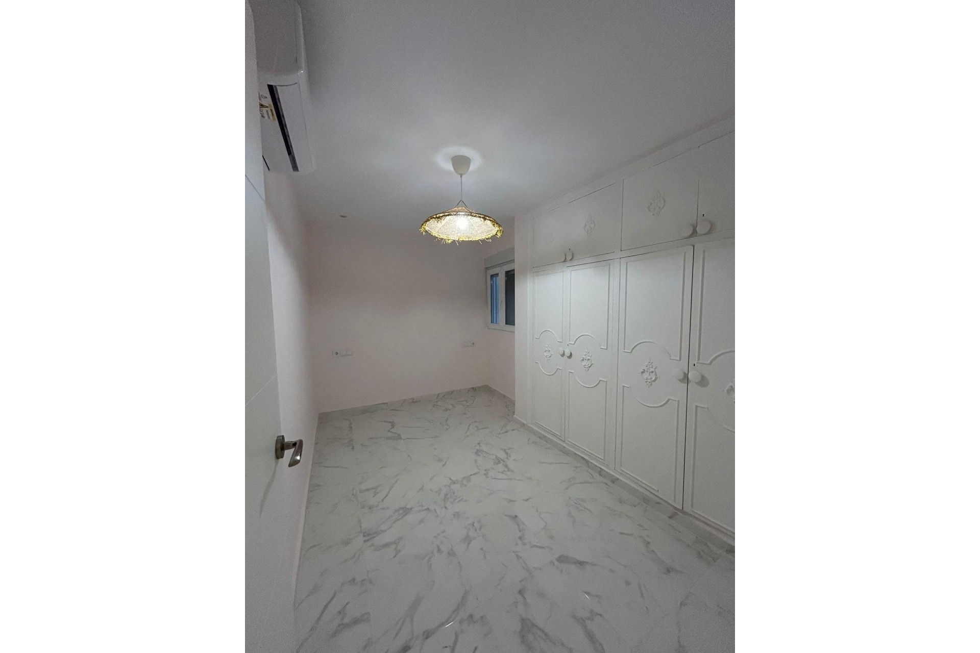 Venta - Apartamento / Piso -
Torrevieja
