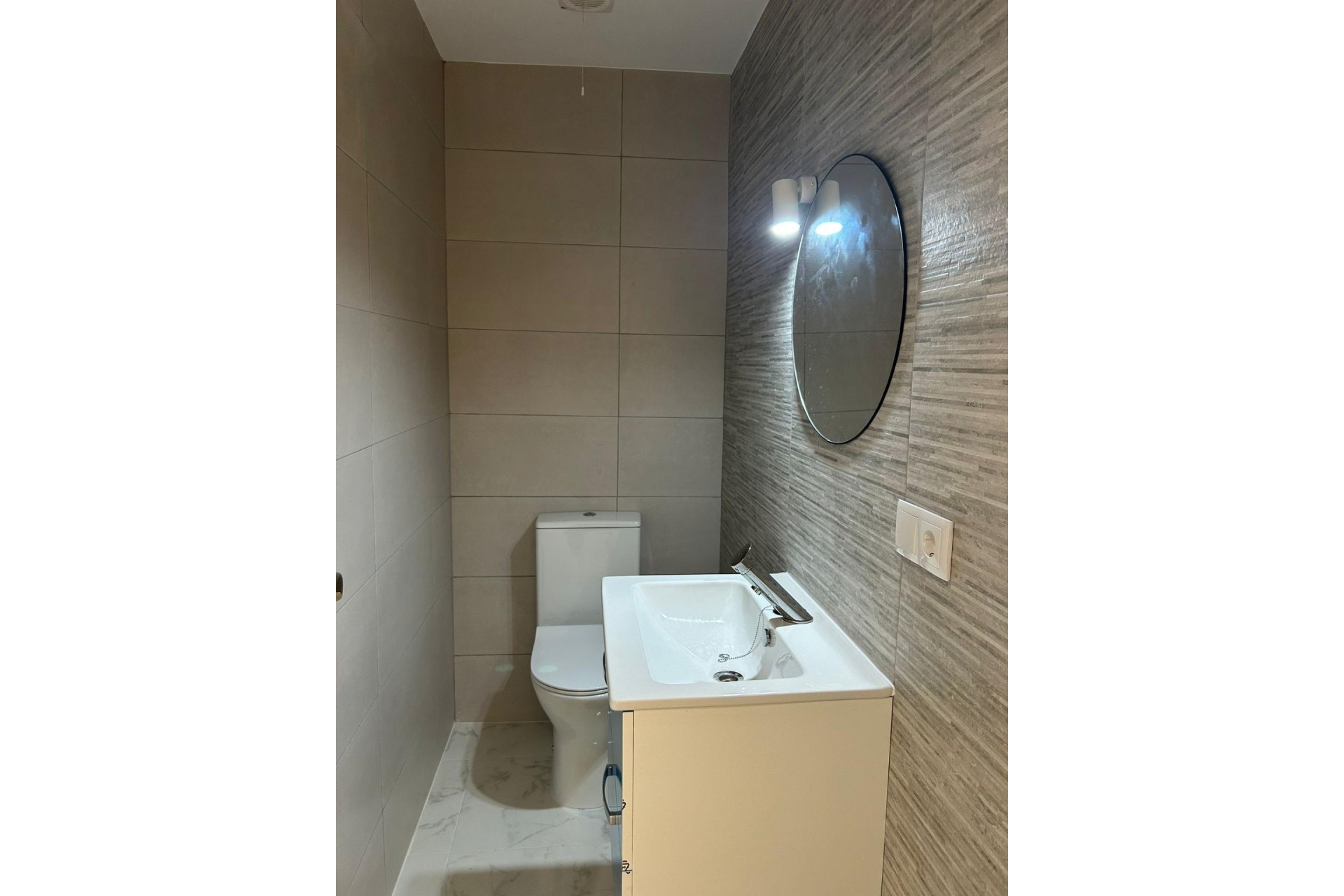 Venta - Apartamento / Piso -
Torrevieja