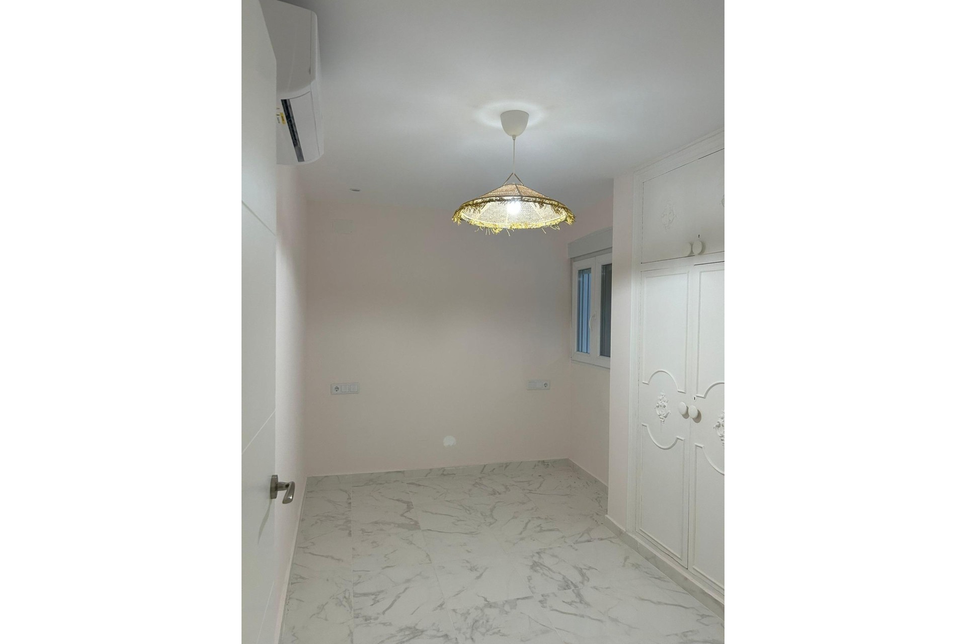 Venta - Apartamento / Piso -
Torrevieja