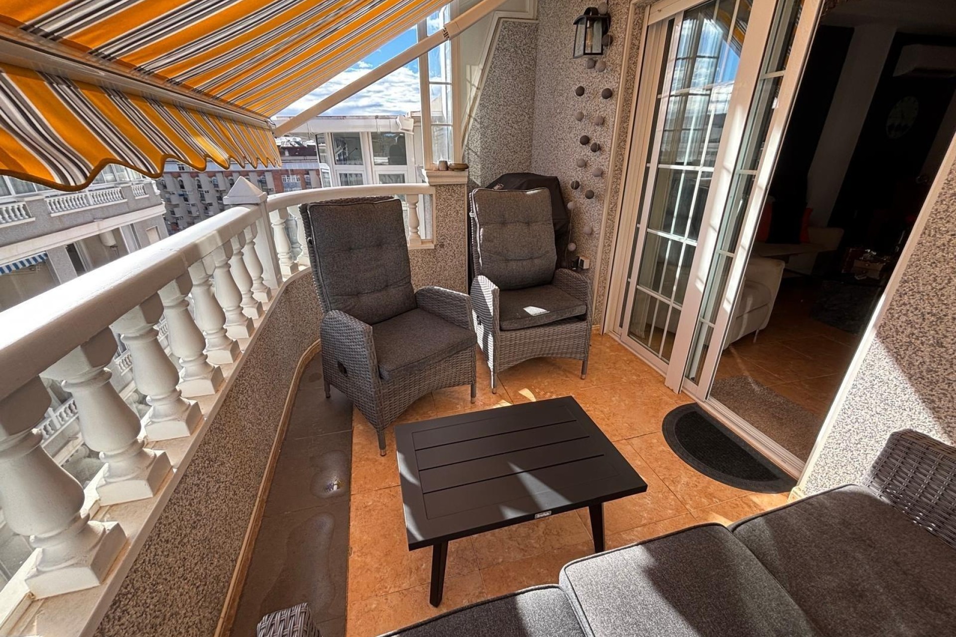 Venta - Apartamento / Piso -
Torrevieja