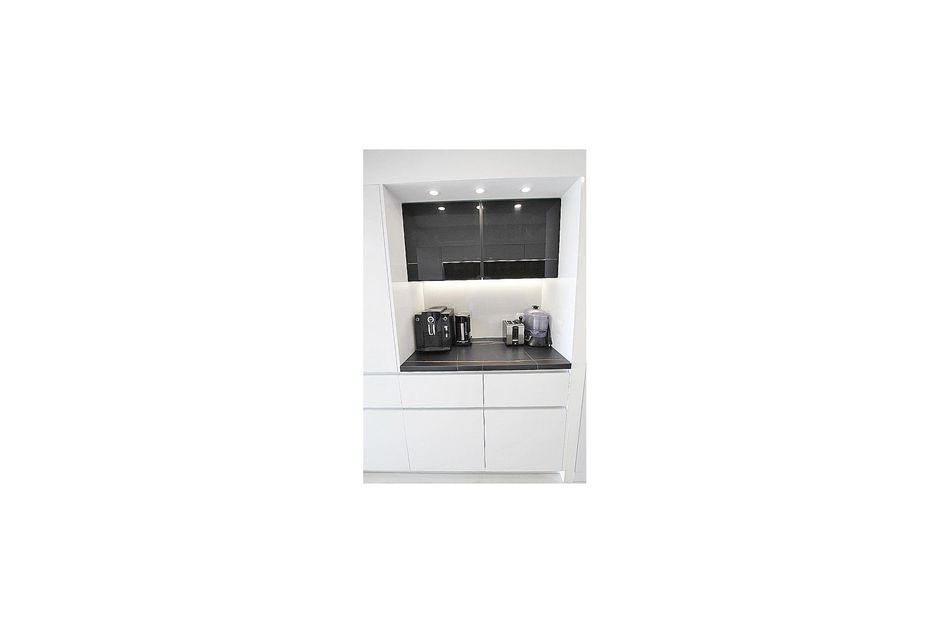 Venta - Apartamento / Piso -
Torrevieja