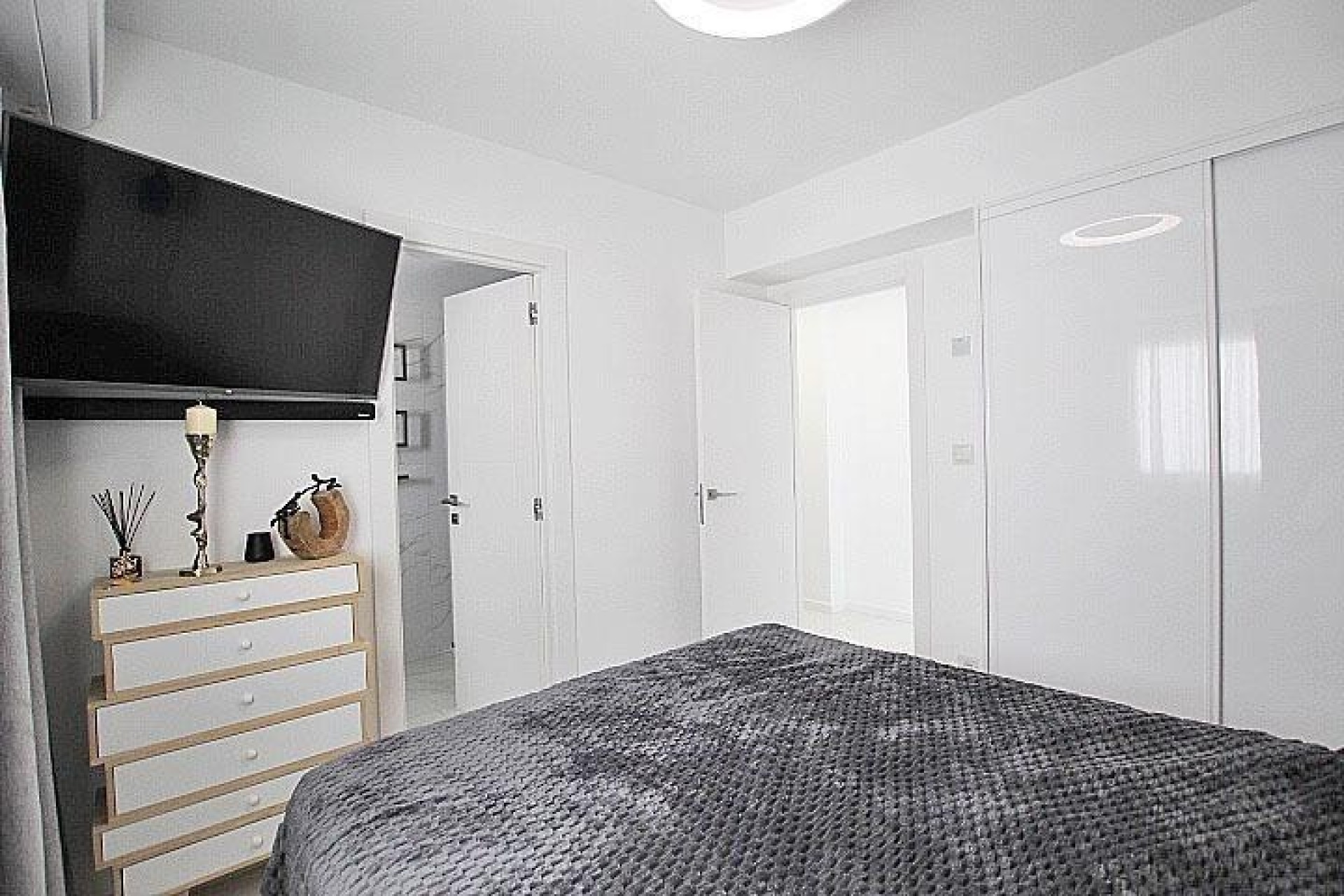 Venta - Apartamento / Piso -
Torrevieja