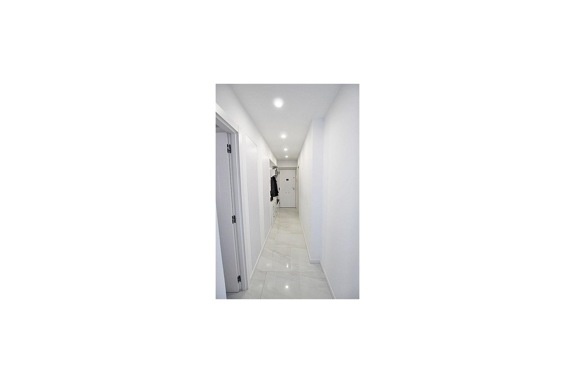 Venta - Apartamento / Piso -
Torrevieja