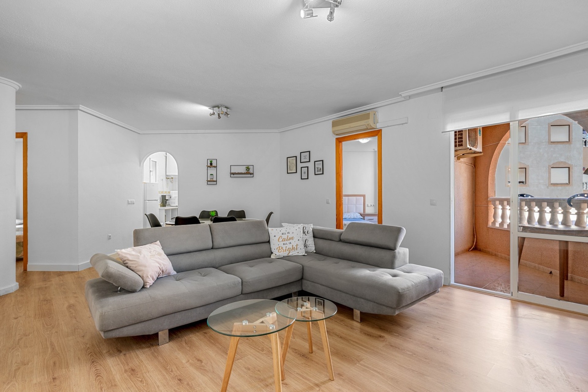 Venta - Apartamento / Piso -
Torrevieja