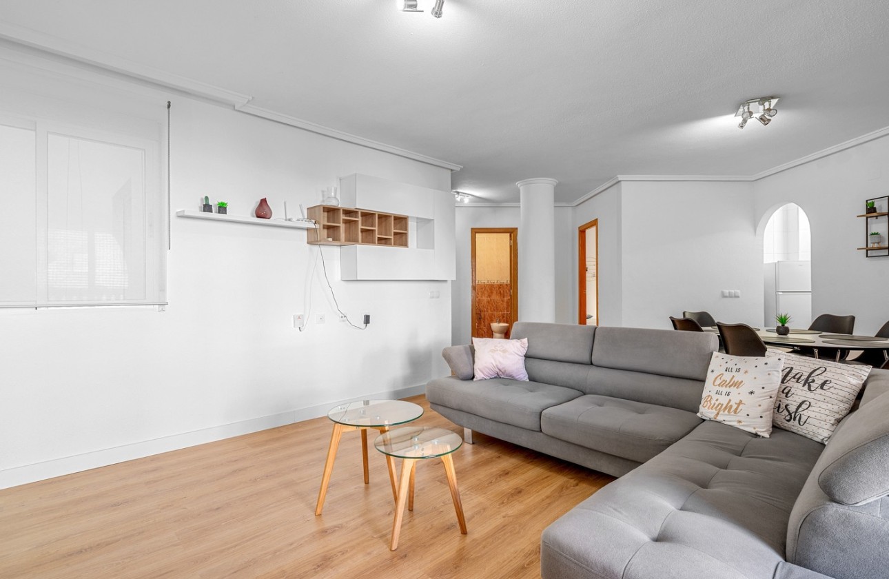 Venta - Apartamento / Piso -
Torrevieja