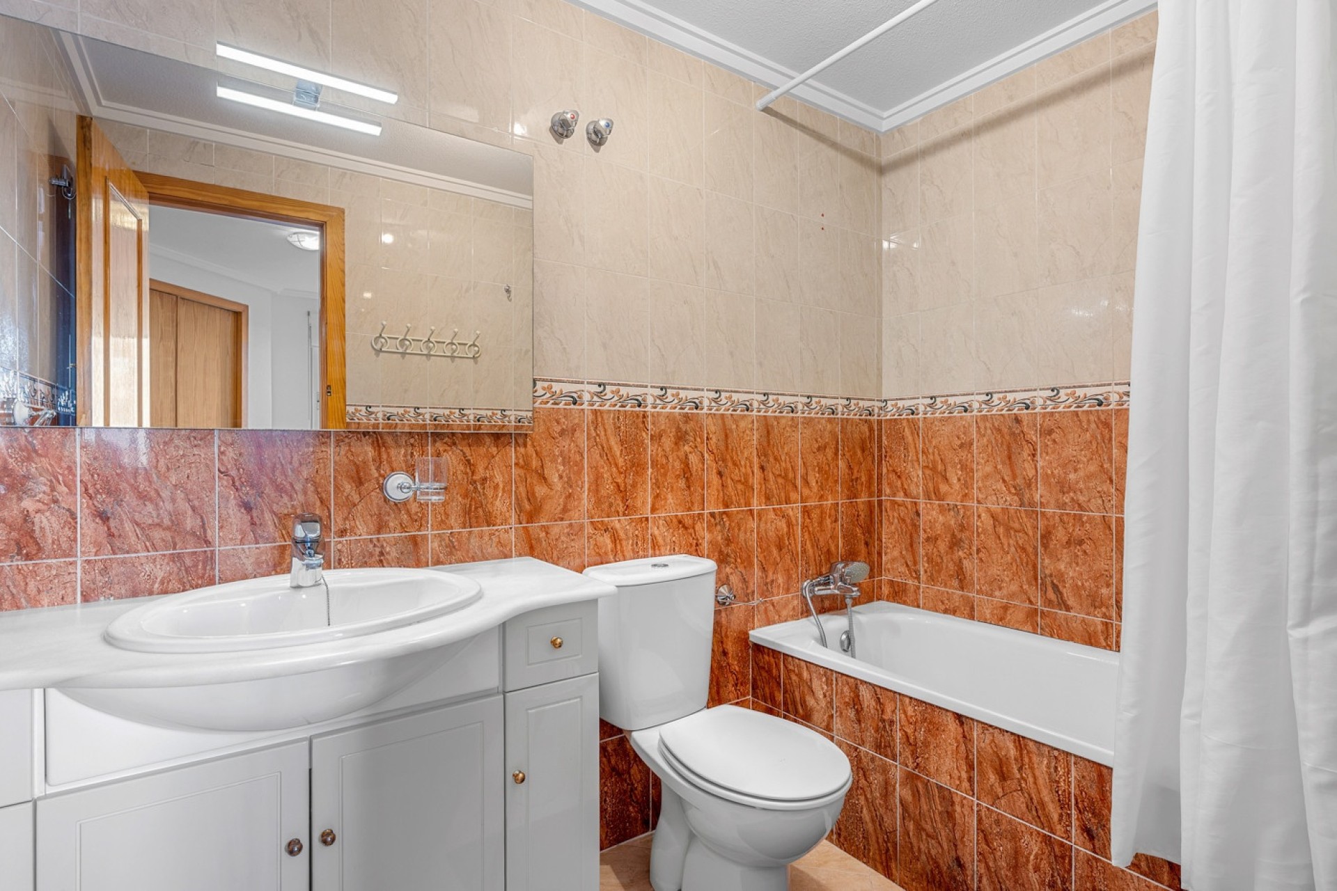 Venta - Apartamento / Piso -
Torrevieja