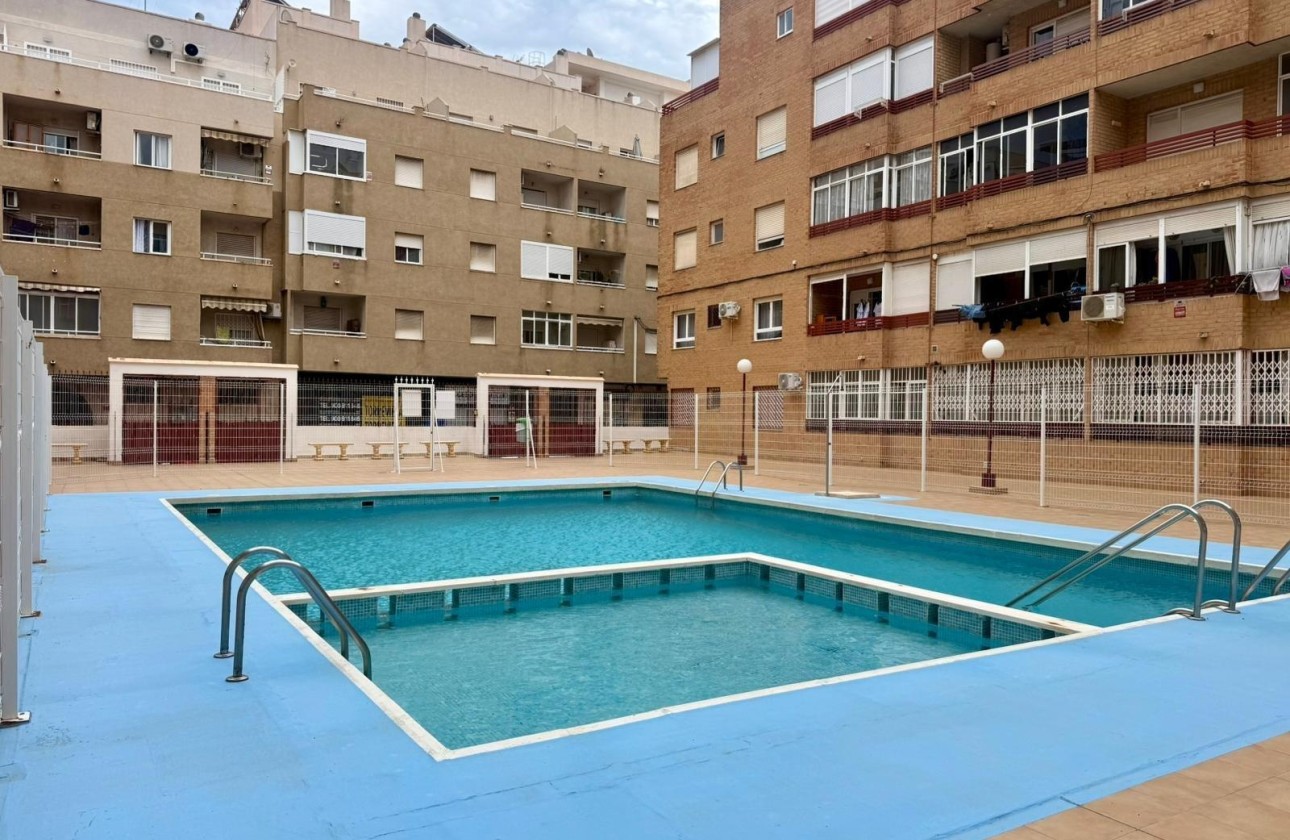 Venta - Apartamento / Piso -
Torrevieja