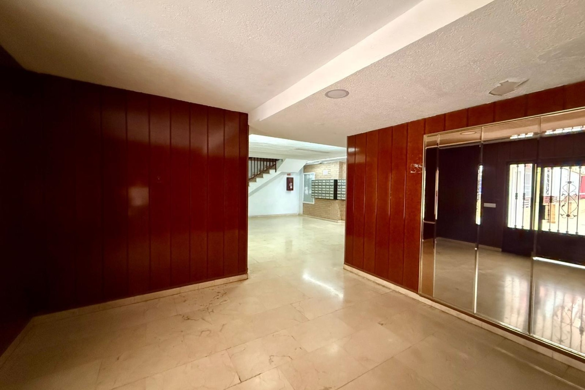 Venta - Apartamento / Piso -
Torrevieja