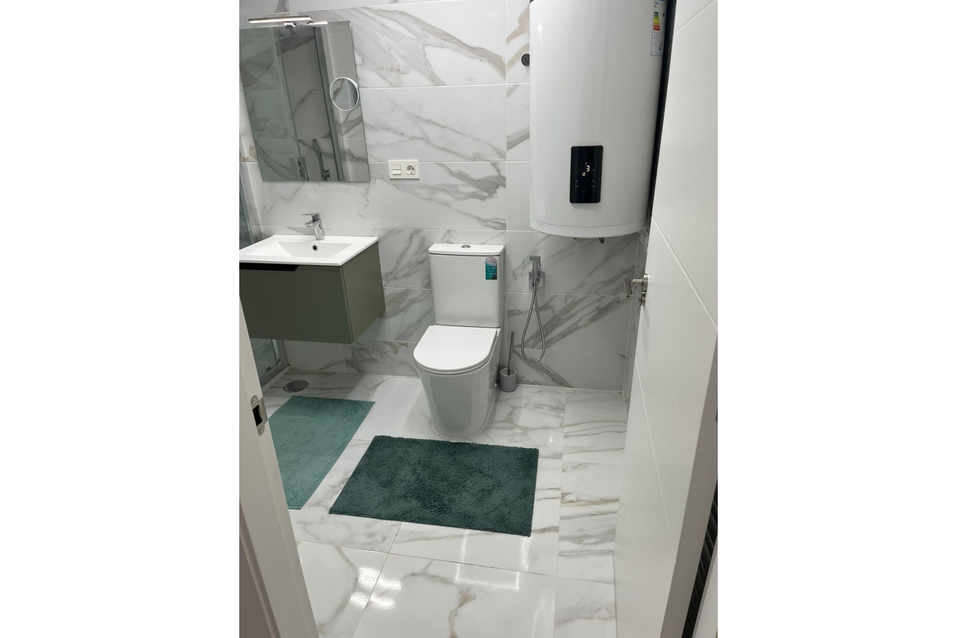 Venta - Apartamento / Piso -
Torrevieja