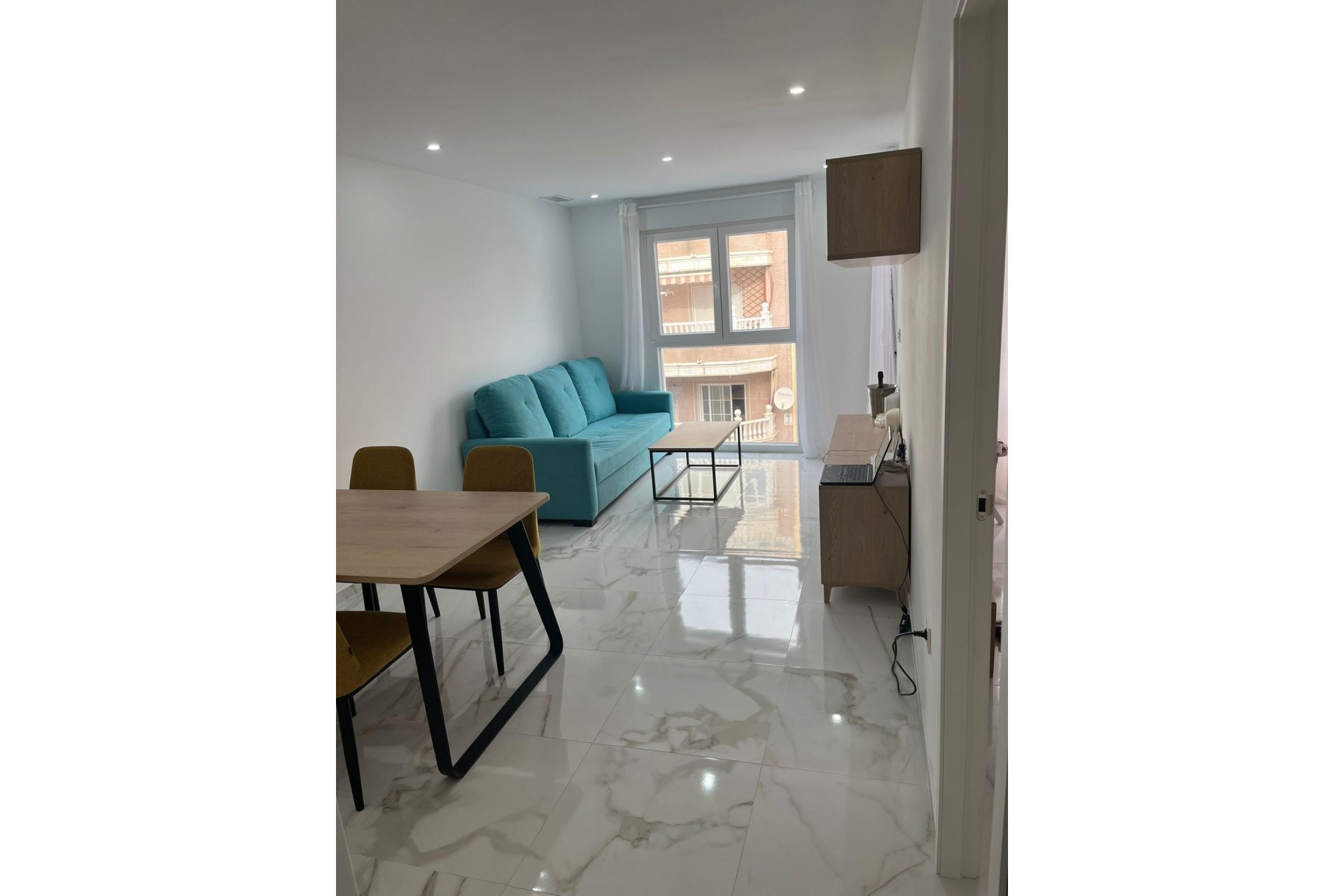 Venta - Apartamento / Piso -
Torrevieja