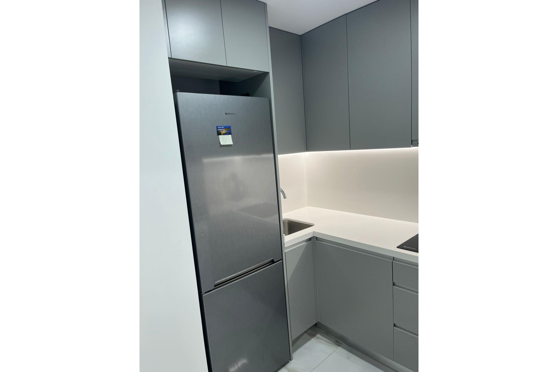 Venta - Apartamento / Piso -
Torrevieja