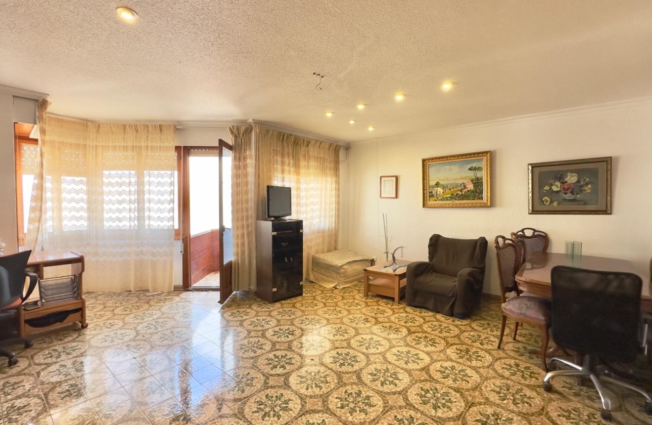 Venta - Apartamento / Piso -
Torrevieja