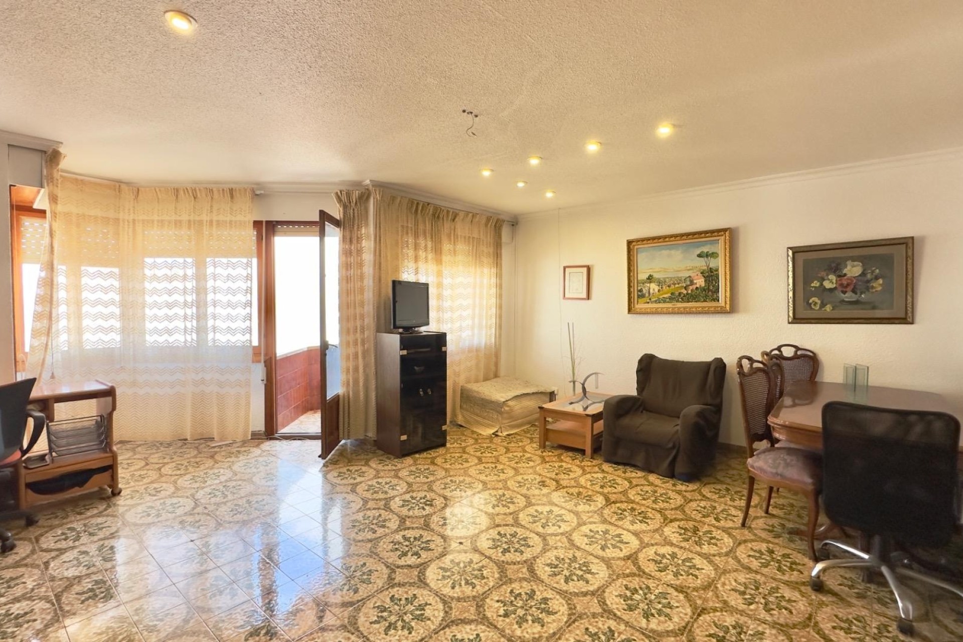 Venta - Apartamento / Piso -
Torrevieja