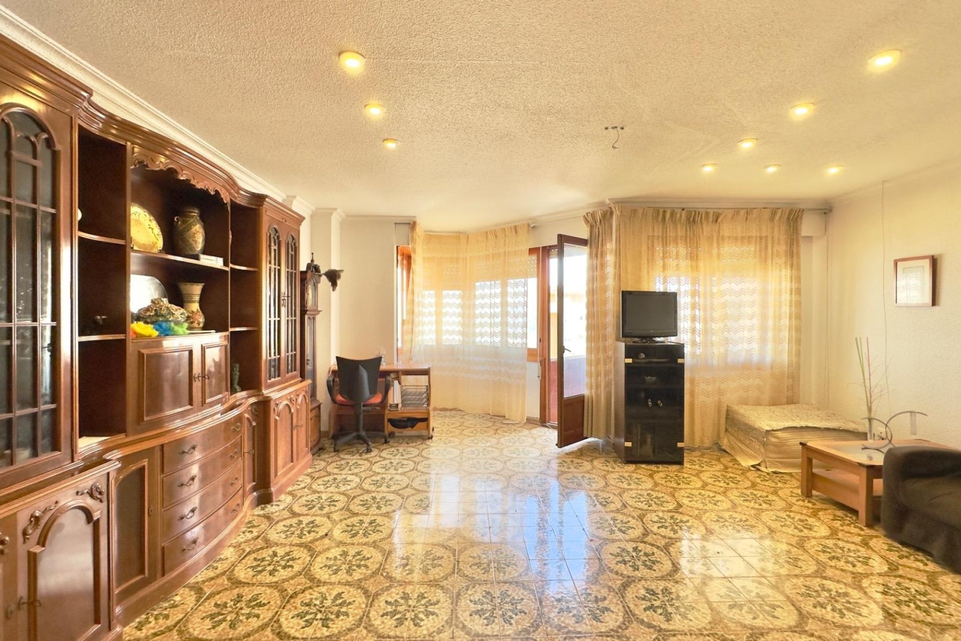 Venta - Apartamento / Piso -
Torrevieja