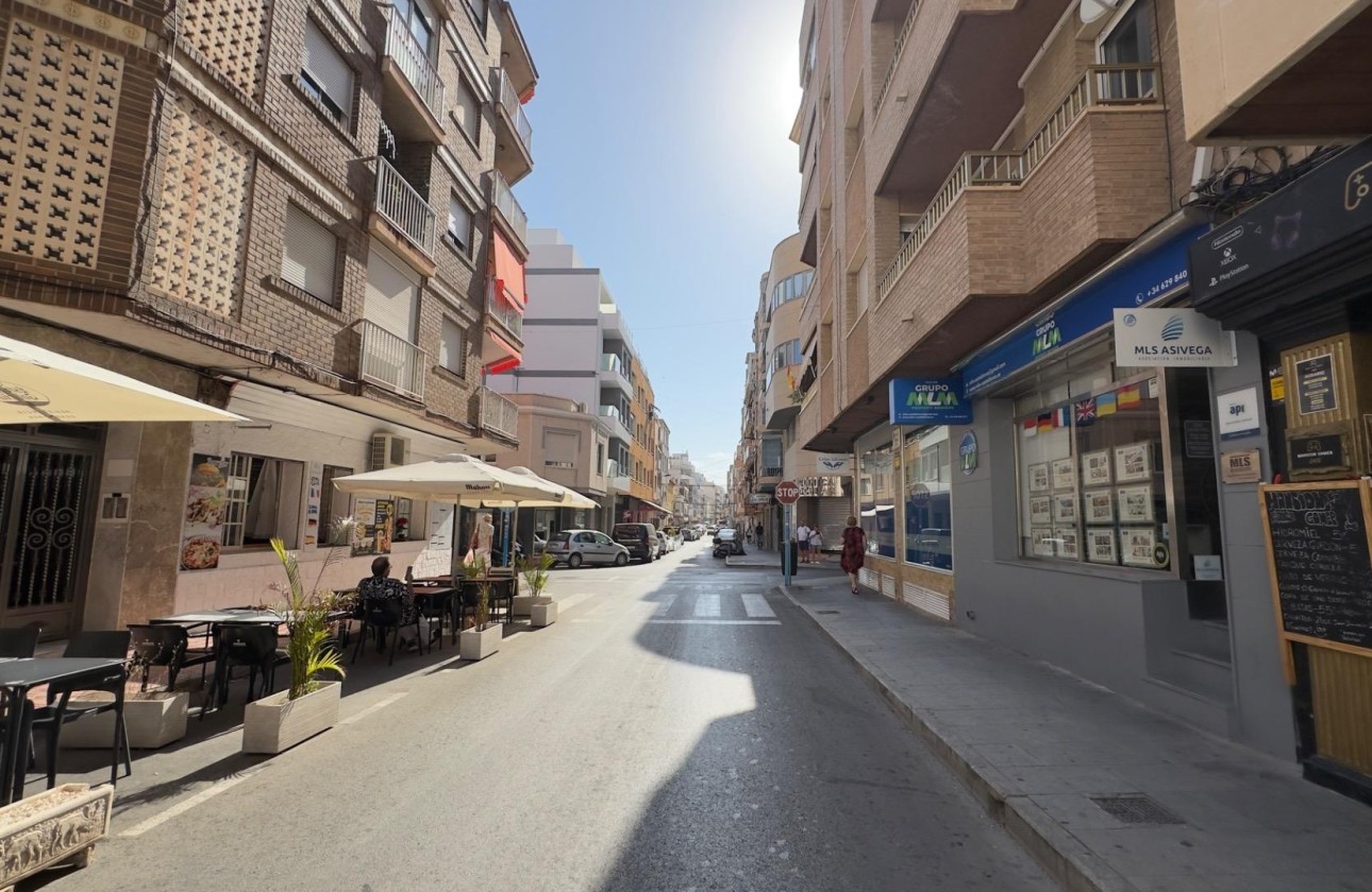 Venta - Apartamento / Piso -
Torrevieja