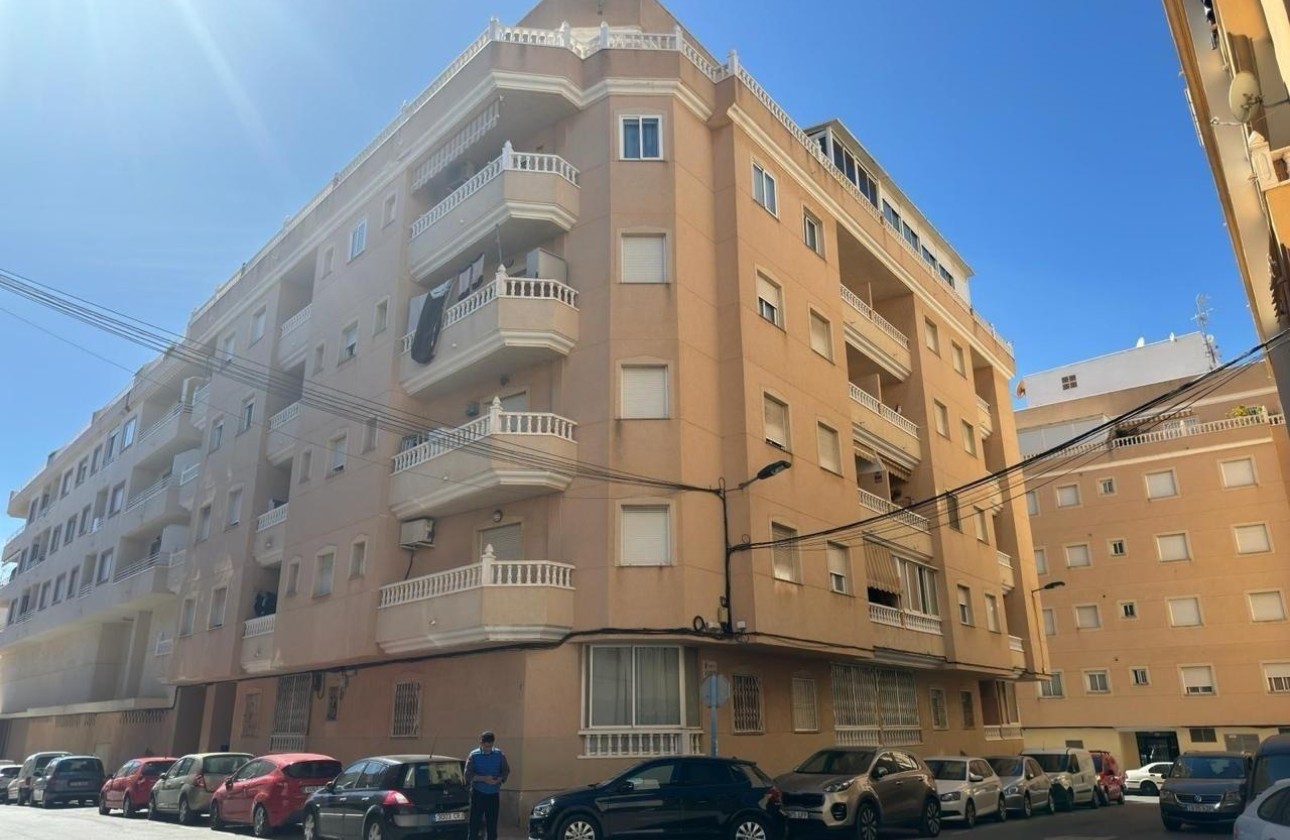Venta - Apartamento / Piso -
Torrevieja