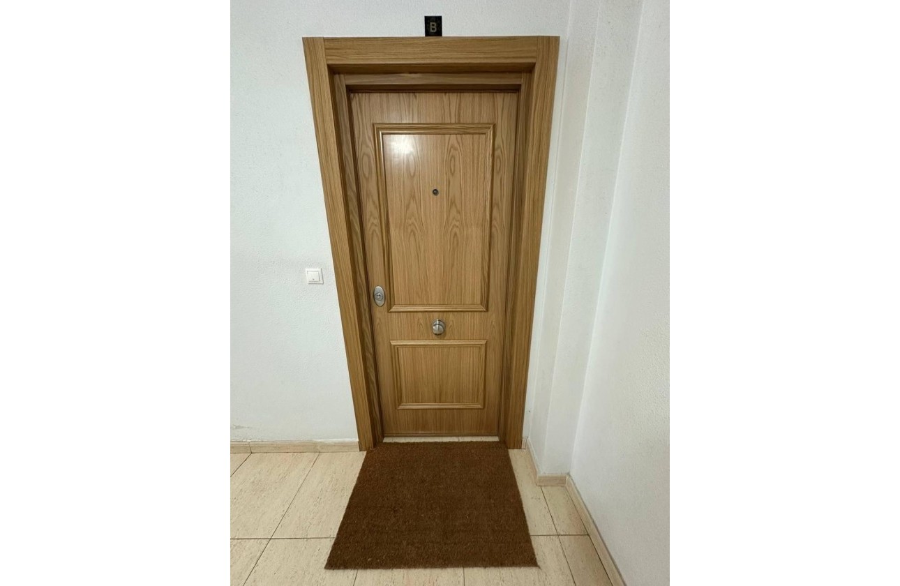 Venta - Apartamento / Piso -
Torrevieja
