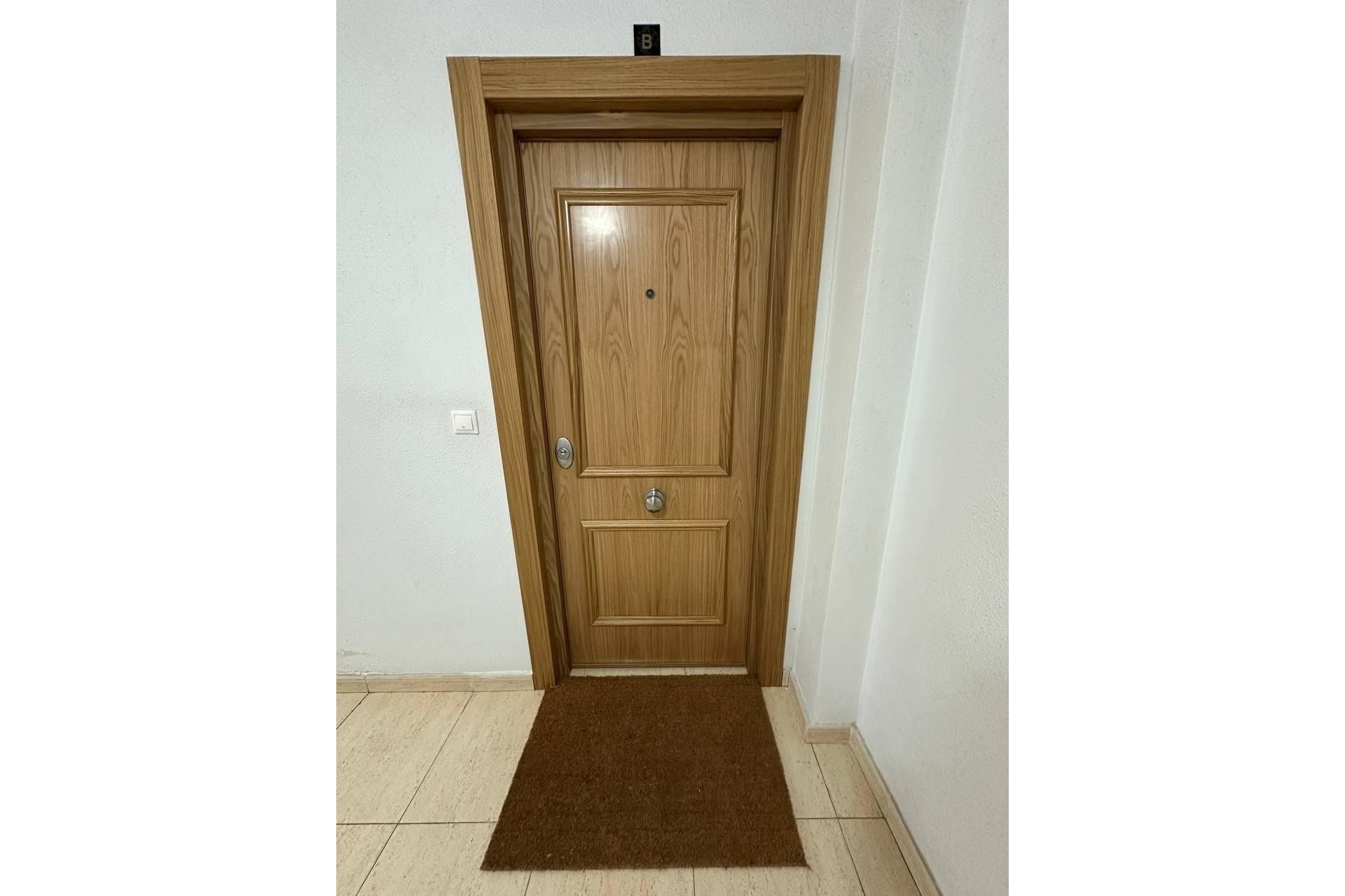 Venta - Apartamento / Piso -
Torrevieja