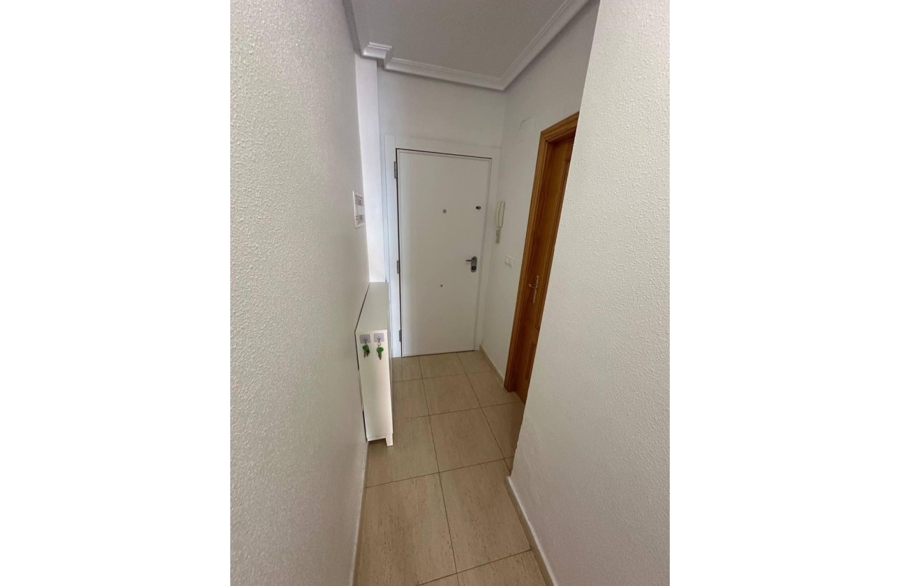 Venta - Apartamento / Piso -
Torrevieja
