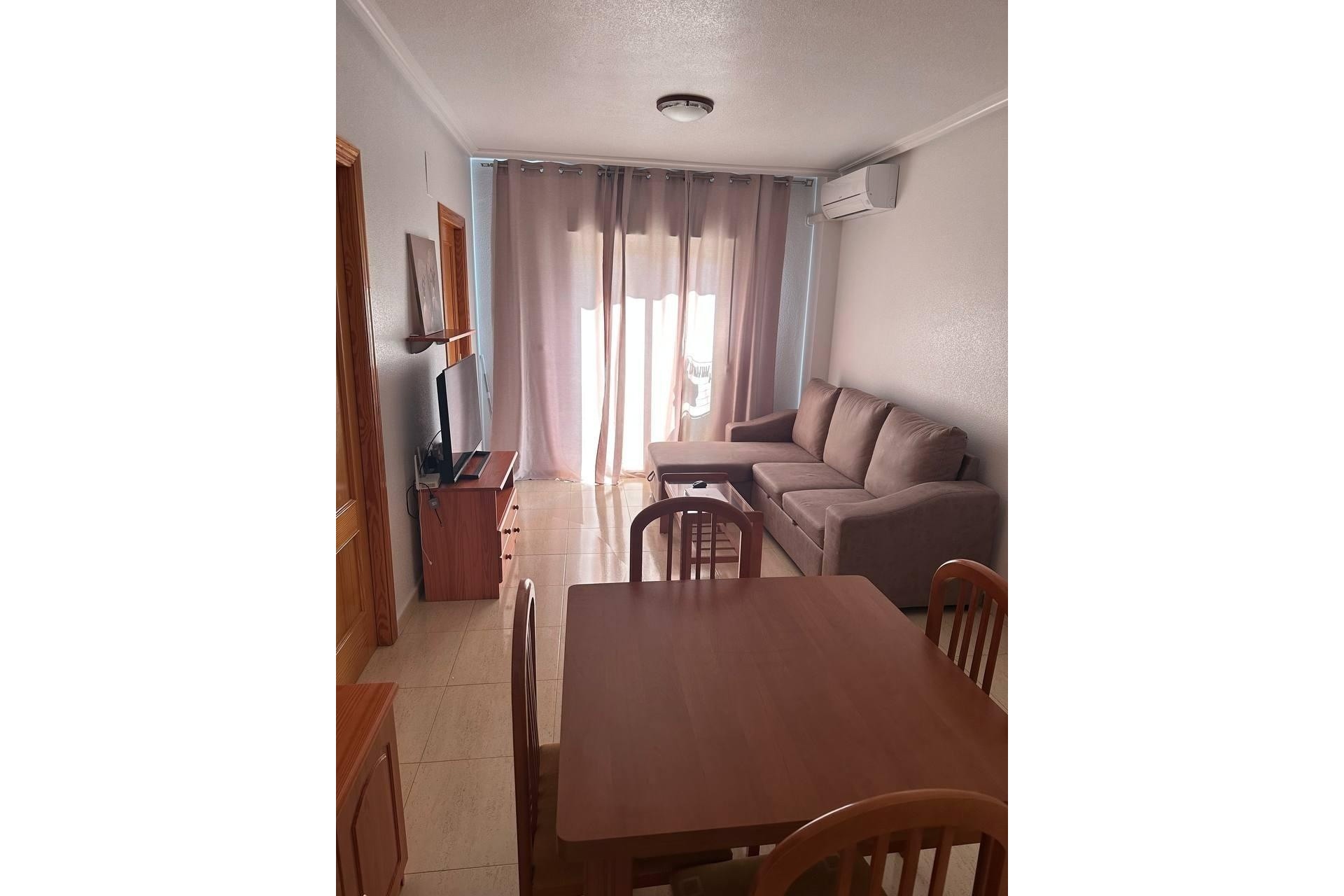 Venta - Apartamento / Piso -
Torrevieja