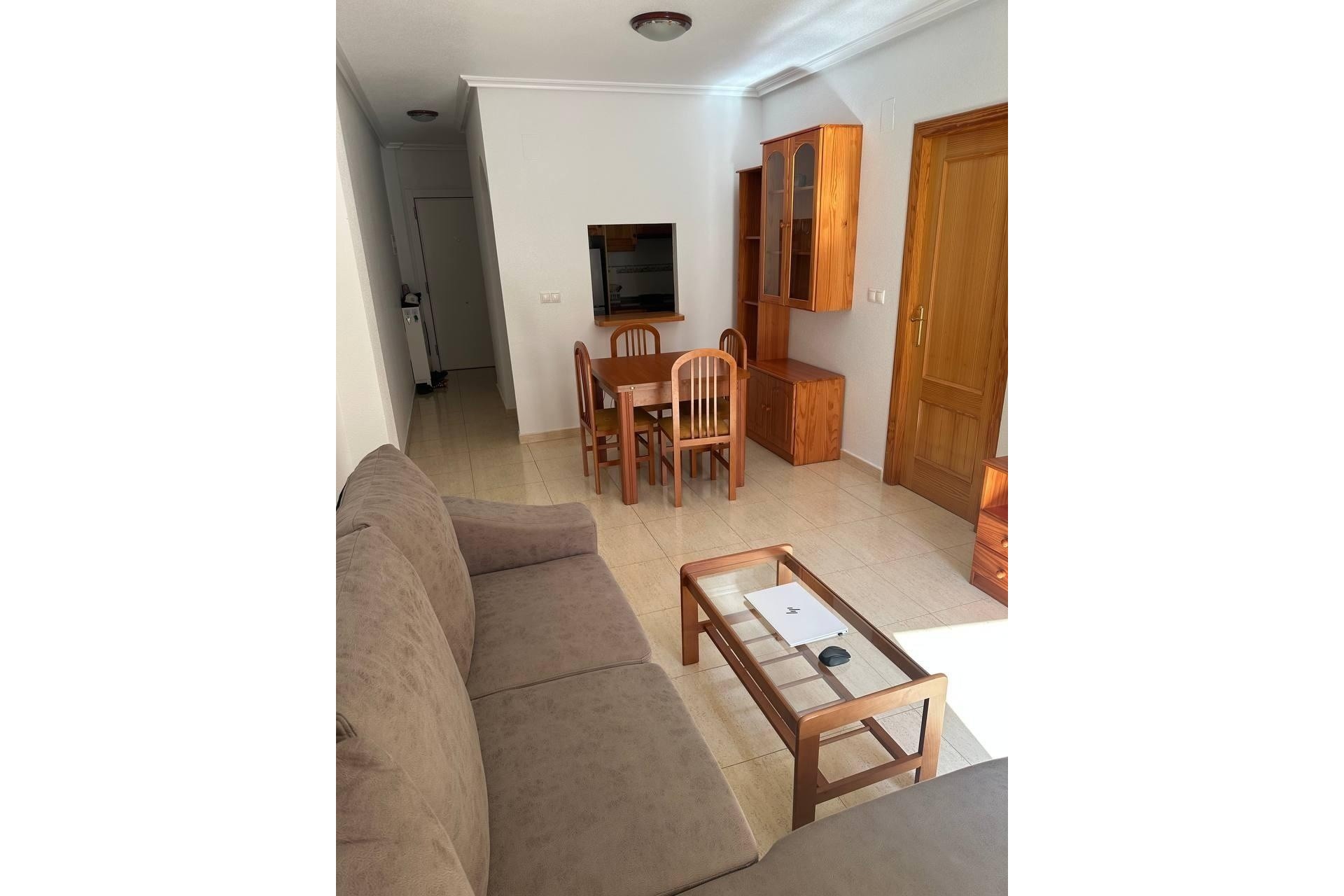 Venta - Apartamento / Piso -
Torrevieja