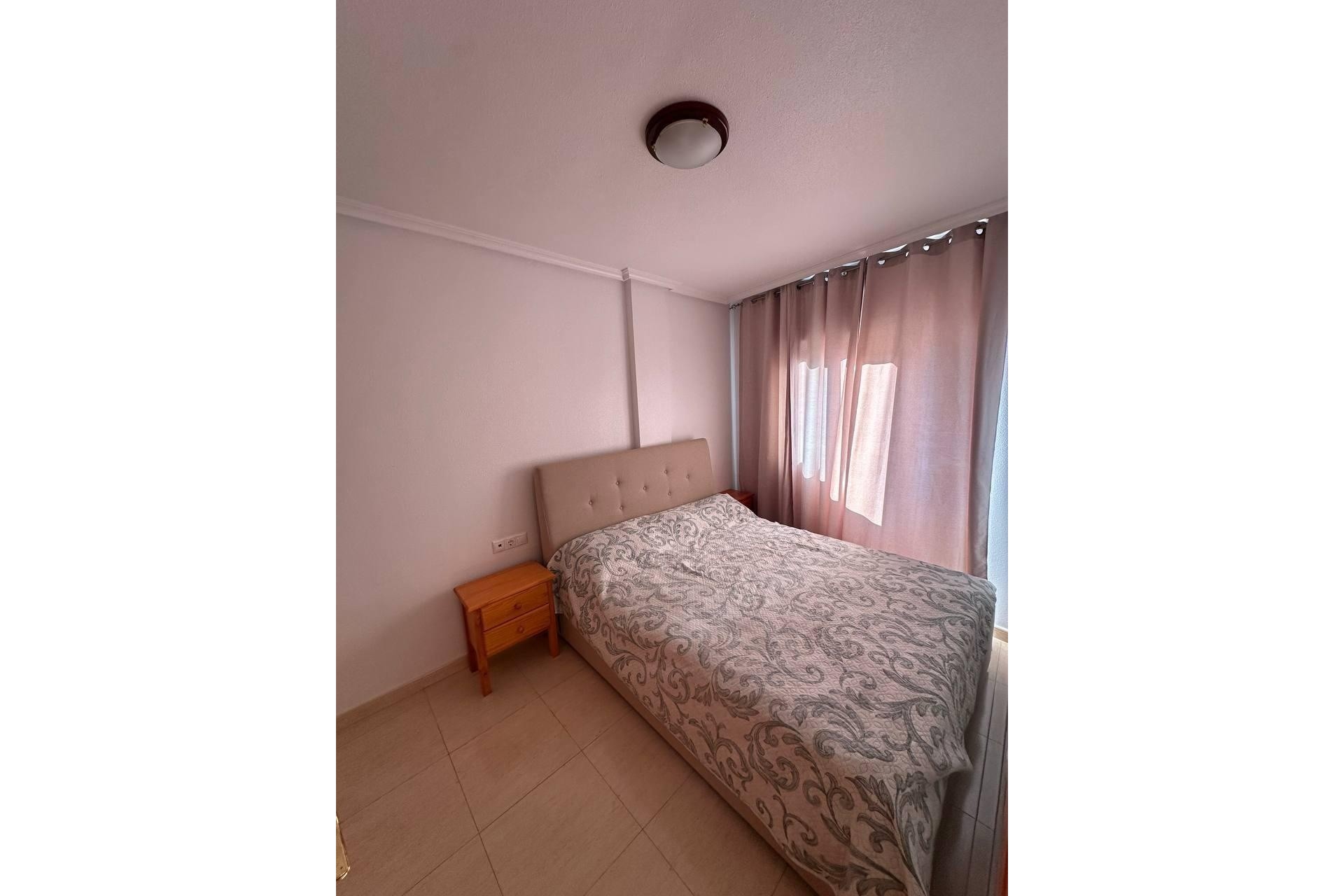 Venta - Apartamento / Piso -
Torrevieja