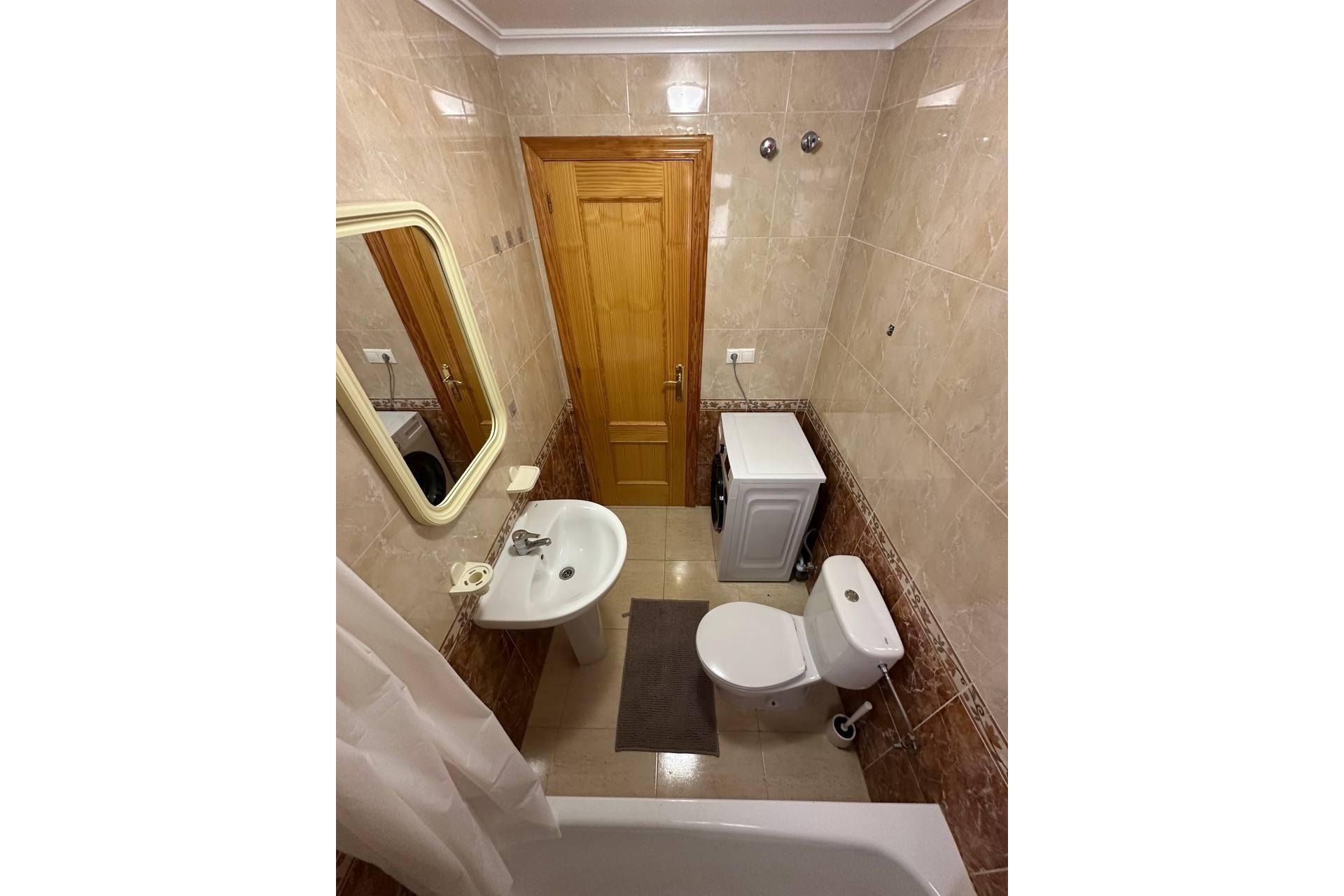 Venta - Apartamento / Piso -
Torrevieja